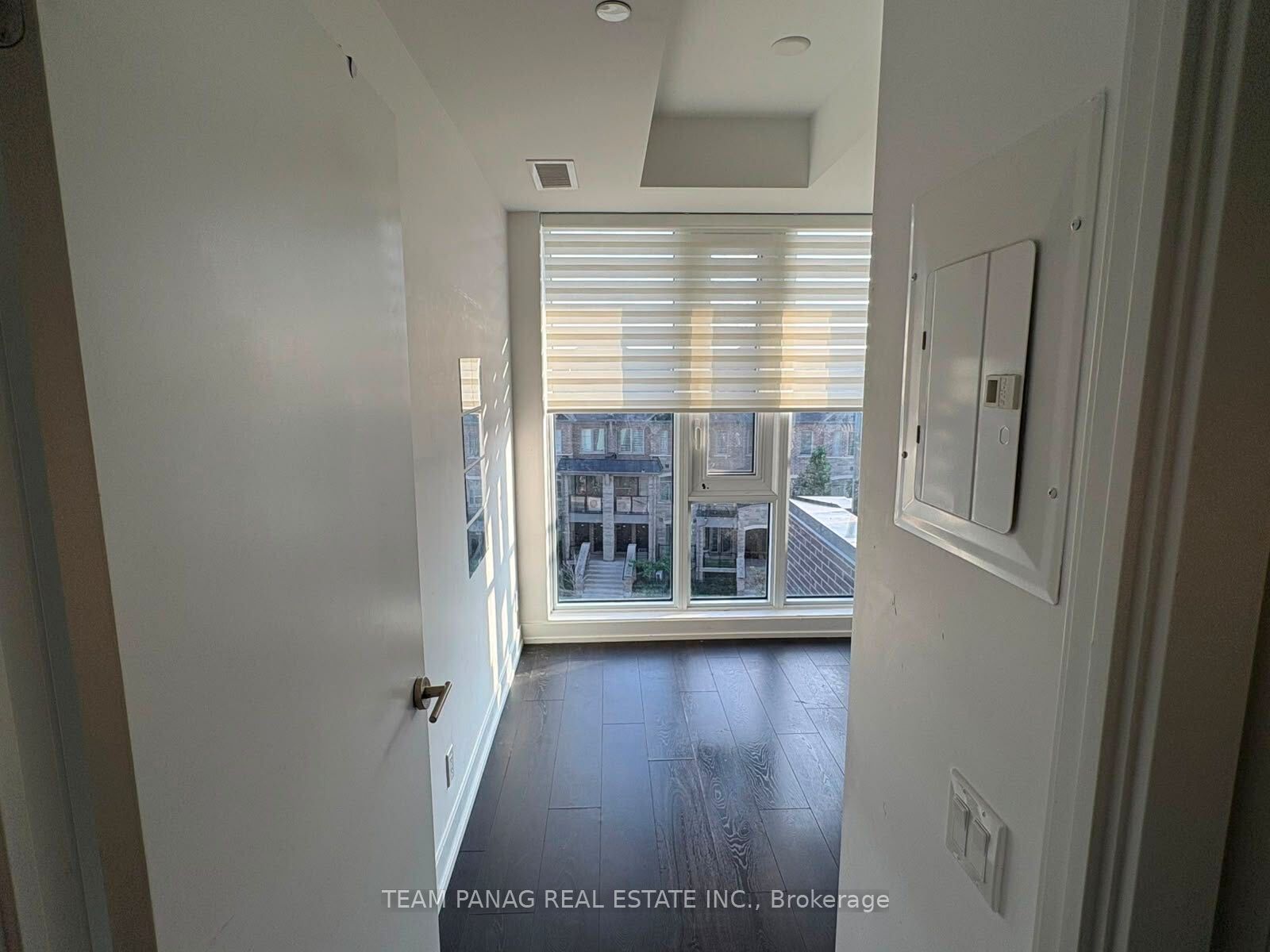 215 Veterans Drive 401, Brampton, ON L7A 5L7 photo 4