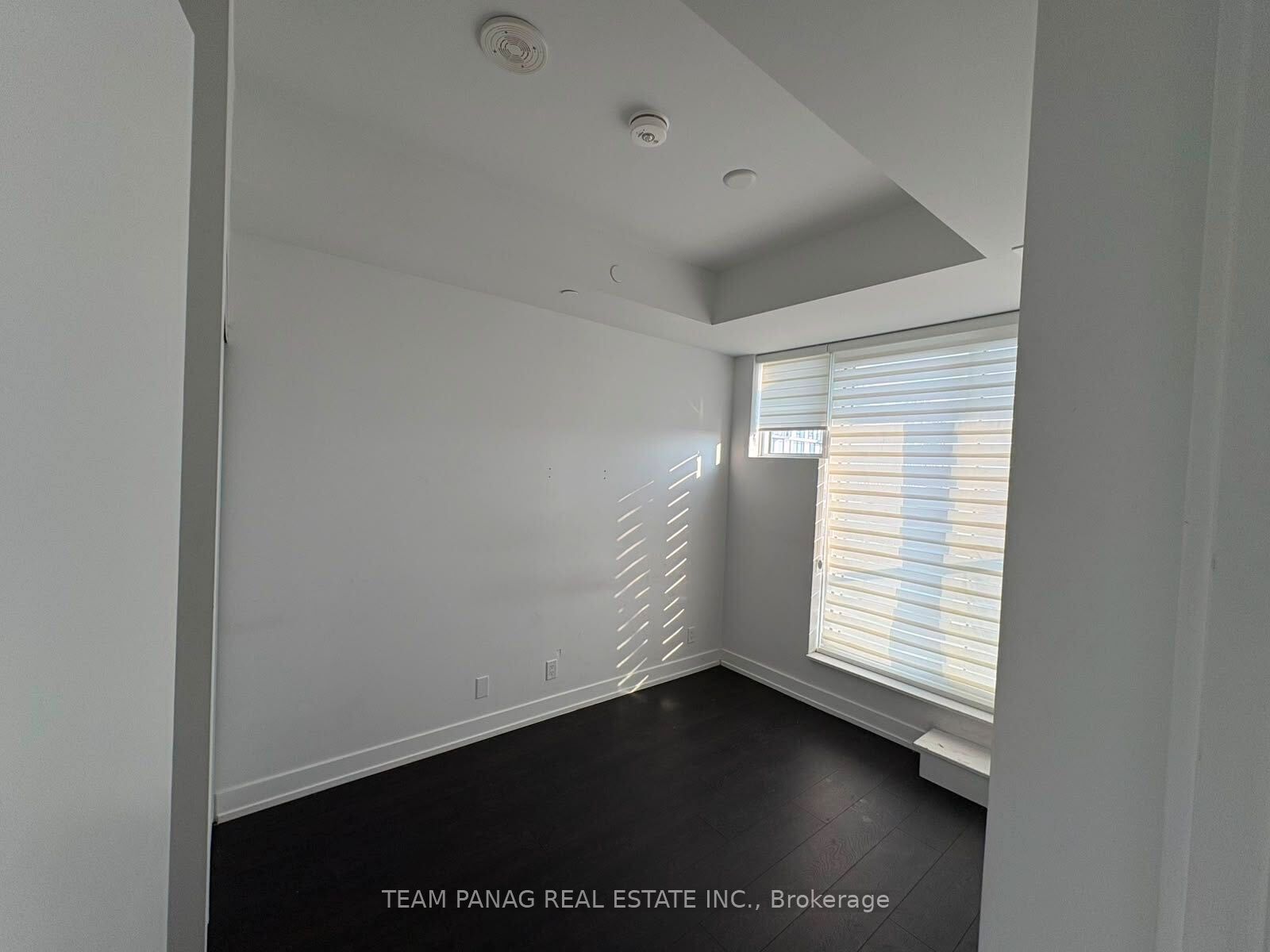 215 Veterans Drive 401, Brampton, ON L7A 5L7 photo 5