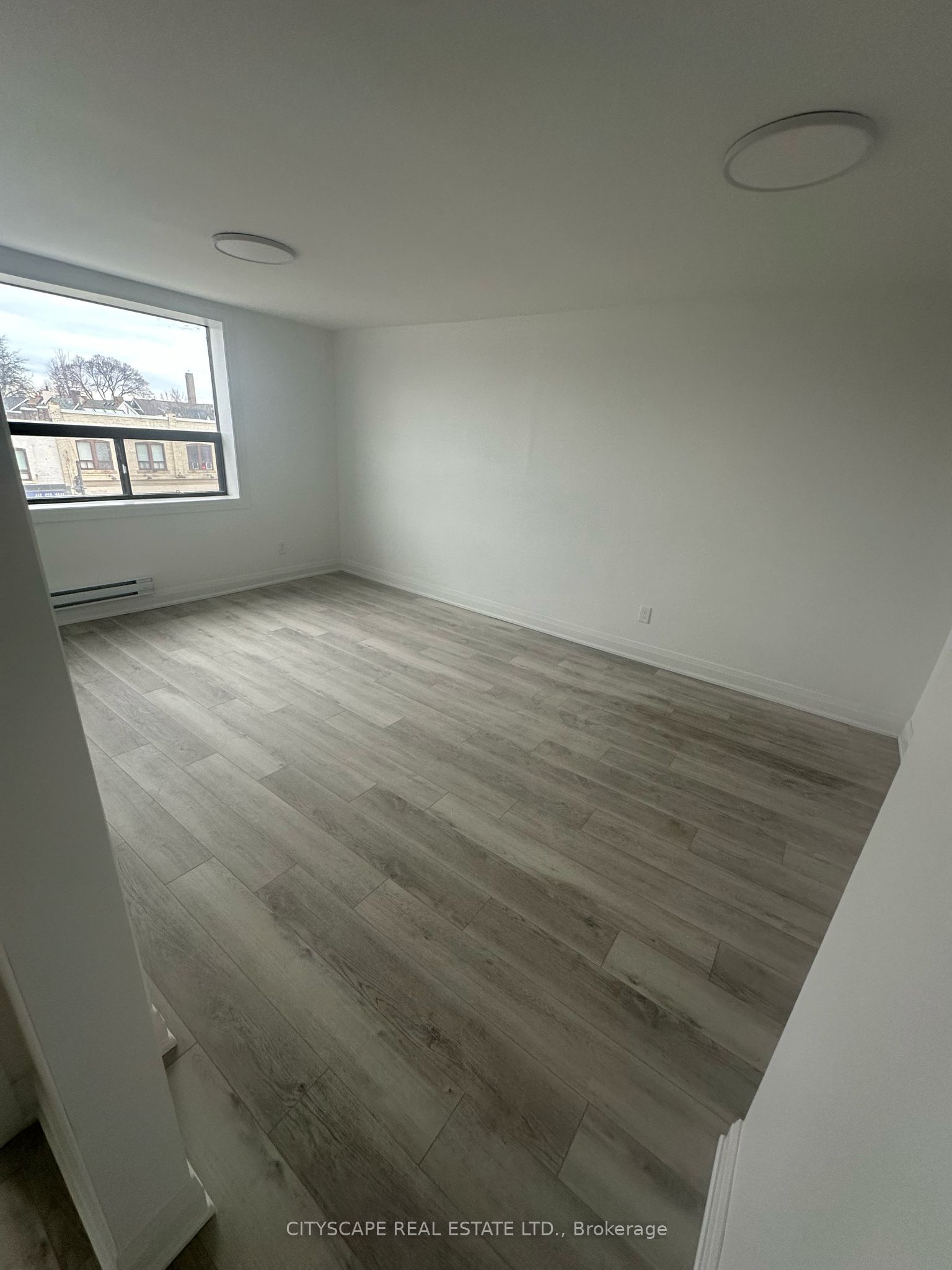 1710 St Clair Avenue W Unit 1, Toronto, ON M6N 1J1 photo 4
