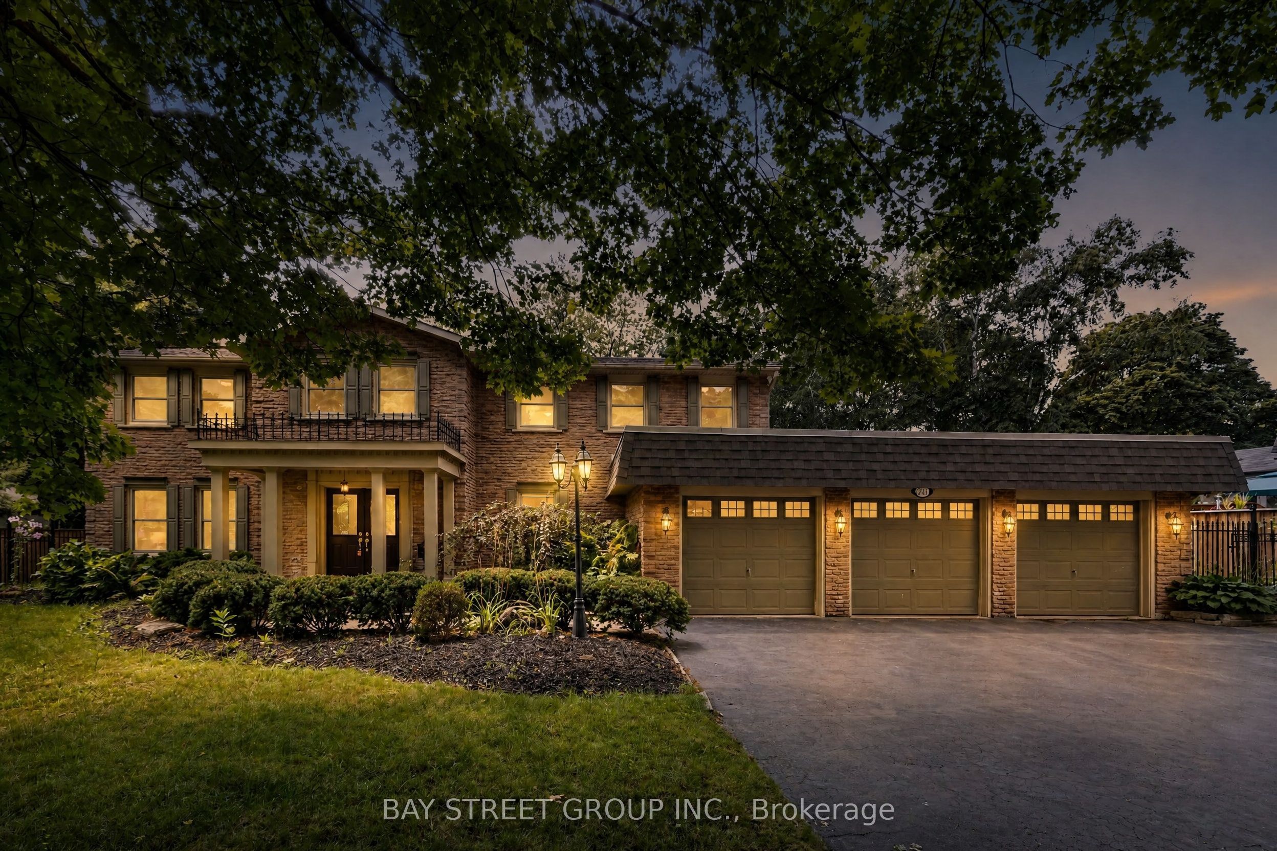 244 Colchester Drive, Oakville, ON L6J 5S5