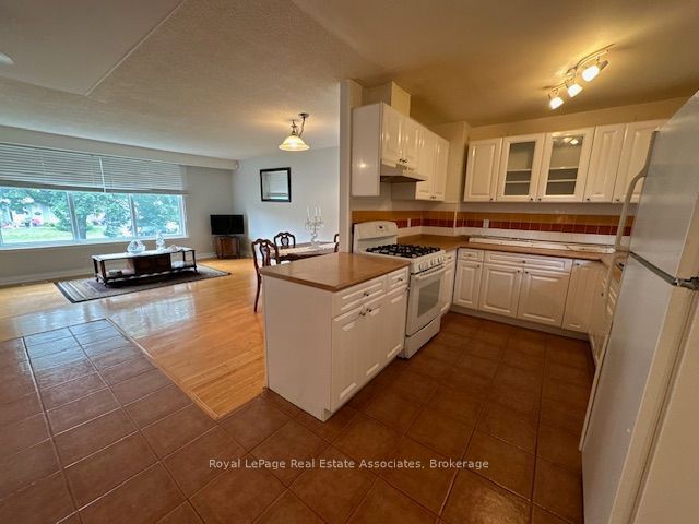 13 Edwin Drive, Brampton, ON L6Y 1A2 photo 4