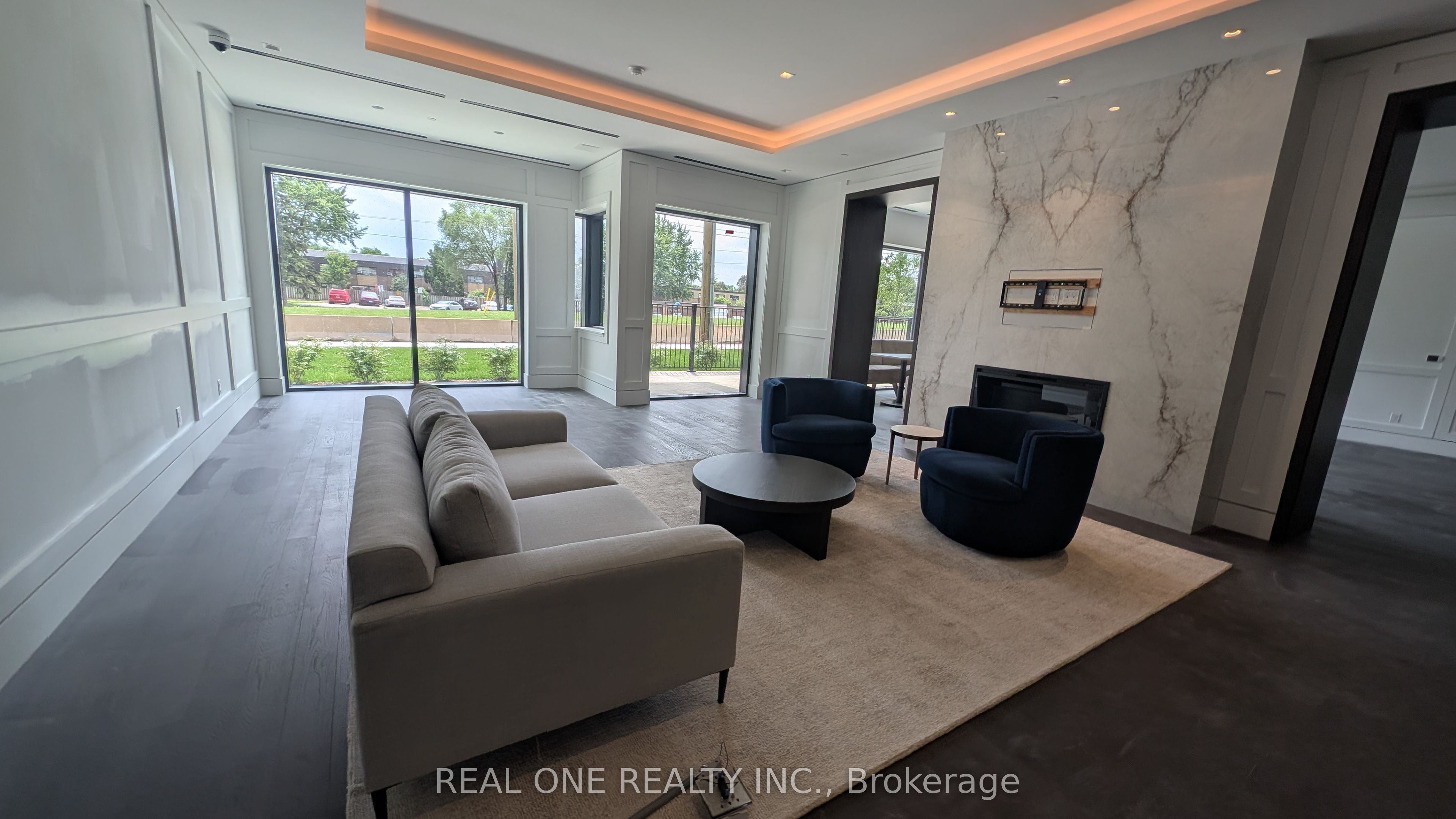 4010 Eglinton Avenue W 1413, Toronto, ON M9A 0G5 photo 2