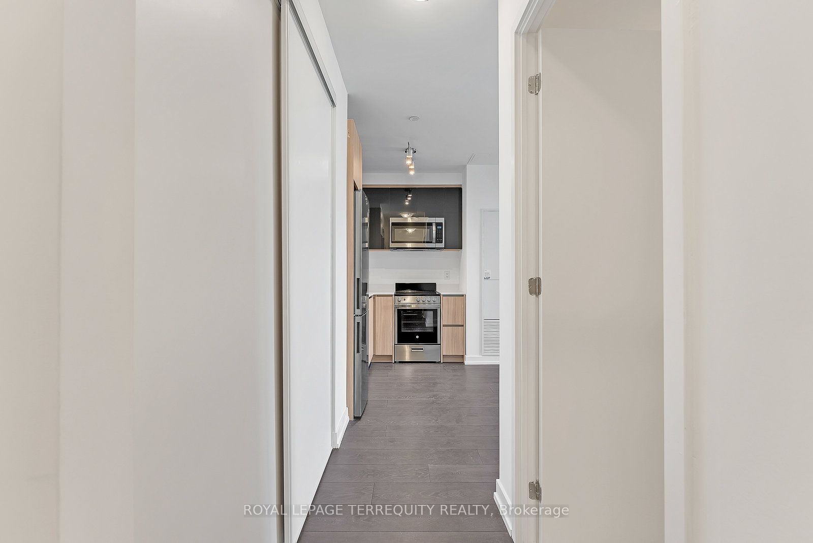 3100 Keele Street 719, Toronto, ON M3M 0E1 photo 2