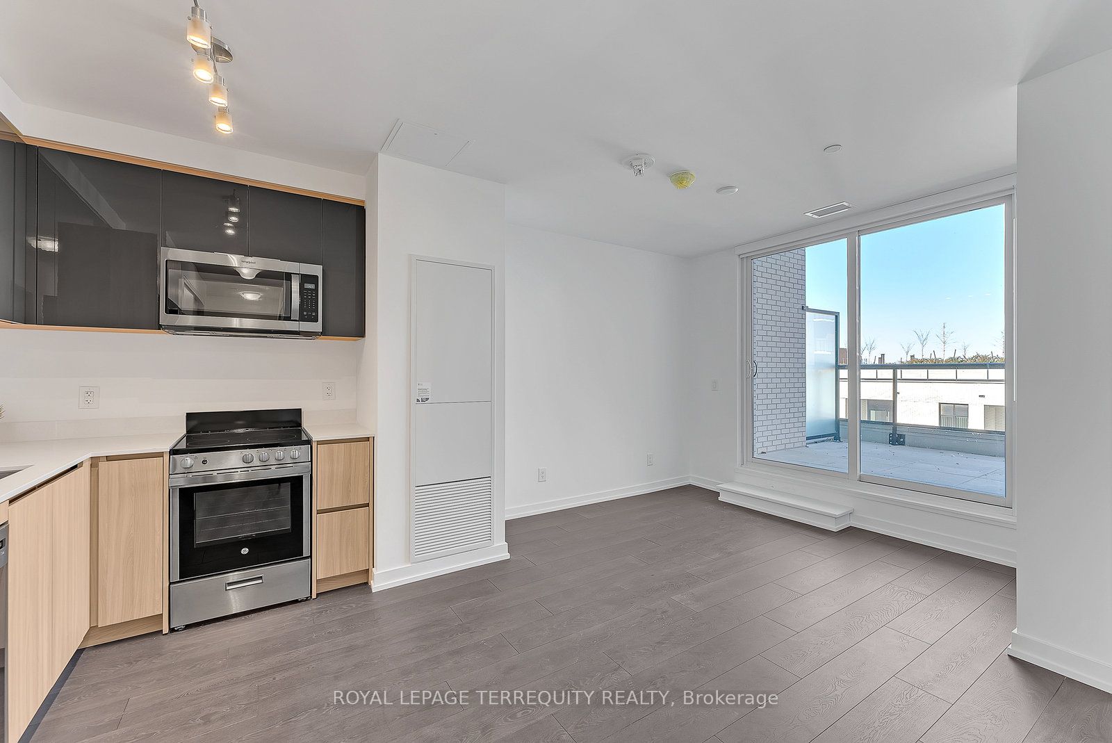 3100 Keele Street 719, Toronto, ON M3M 0E1 photo 5