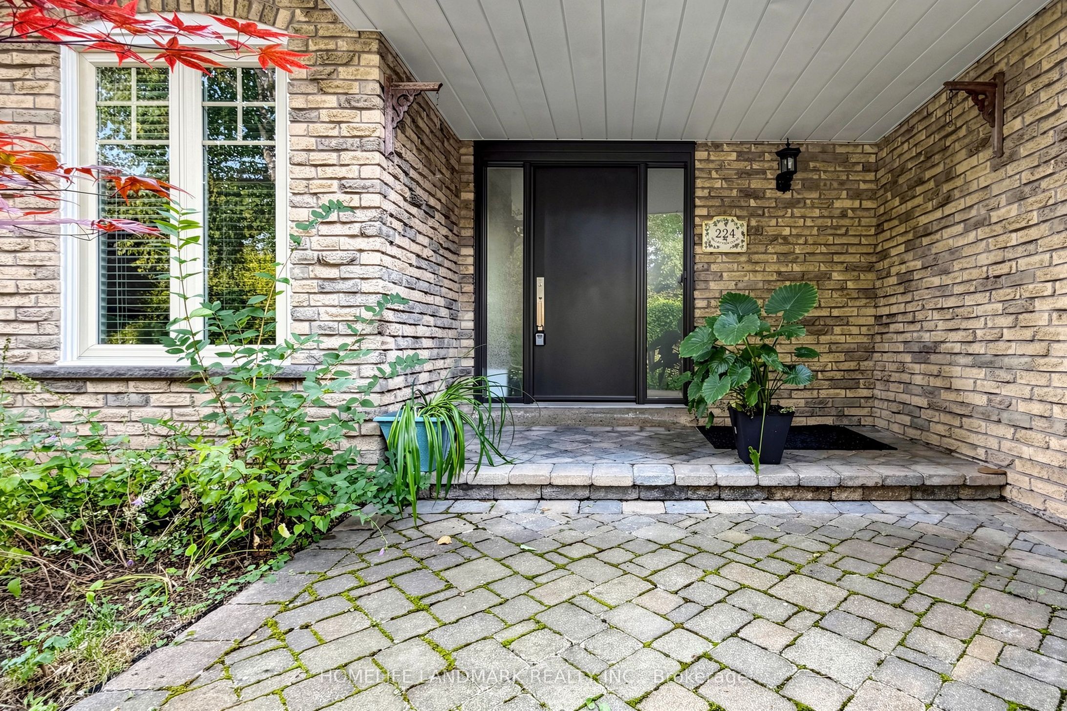 224 Valleyview Court, Oakville, ON L6L 5H8 photo 3