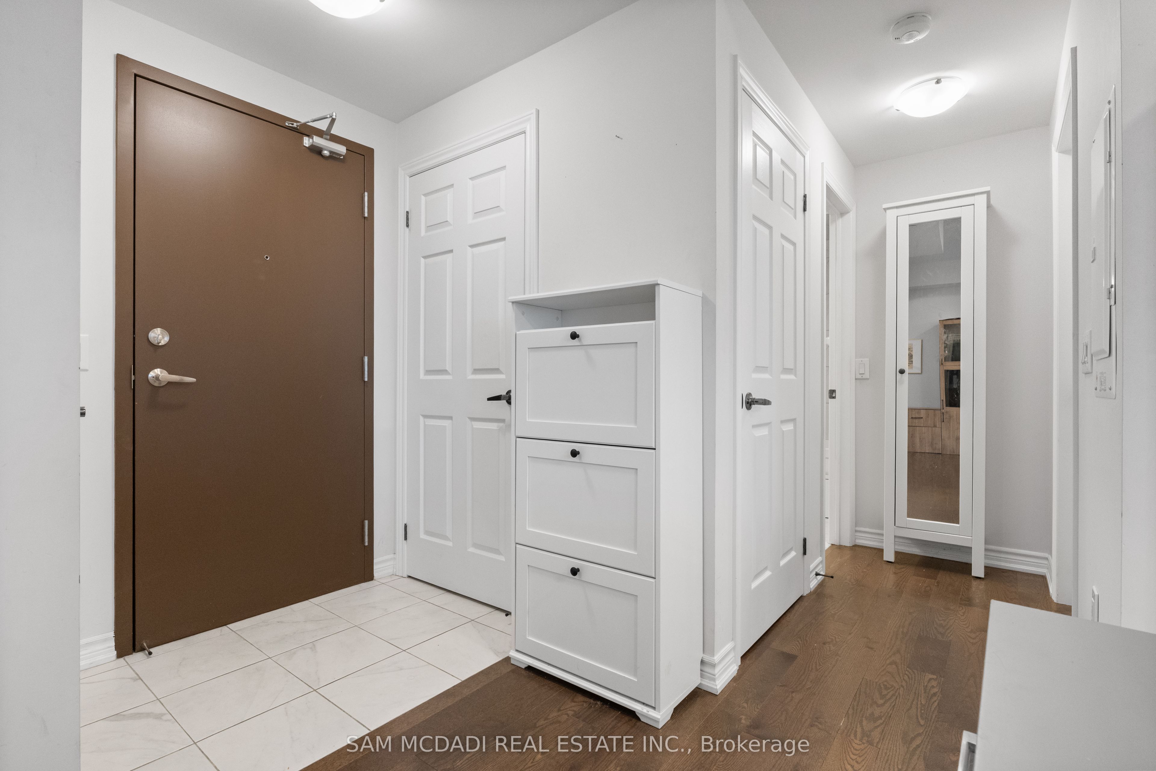 215 Broadway Street 308, Mississauga, ON L5M 1J1 photo 2