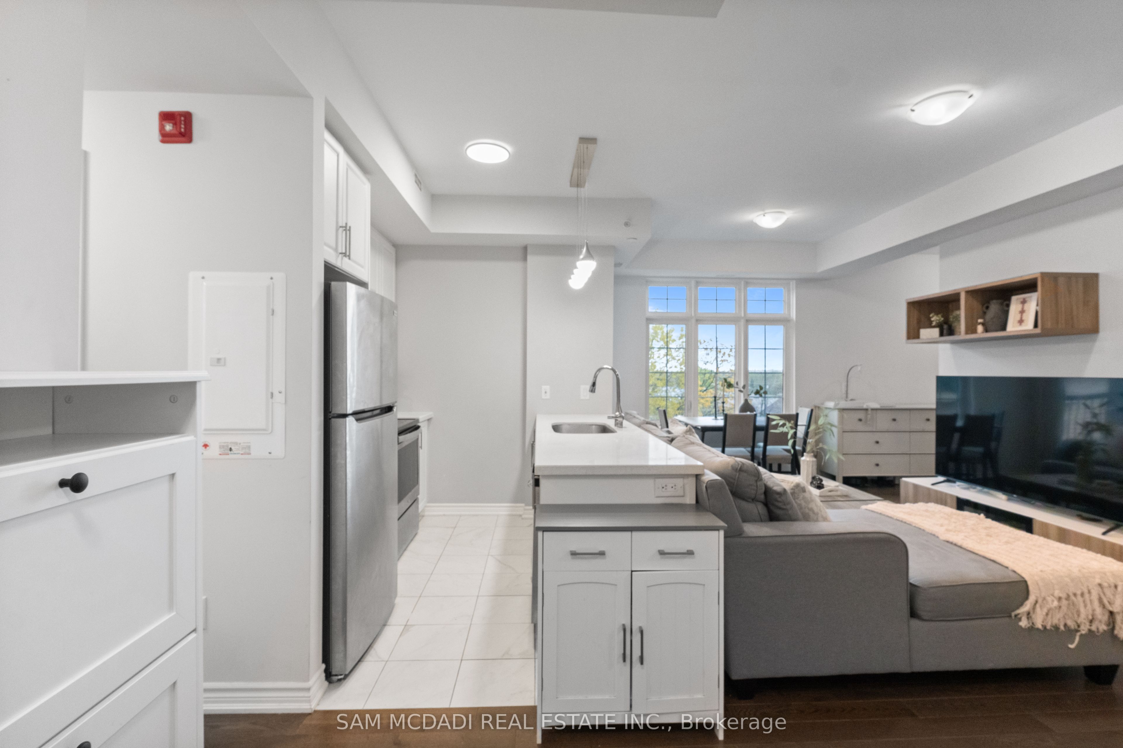215 Broadway Street 308, Mississauga, ON L5M 1J1 photo 3