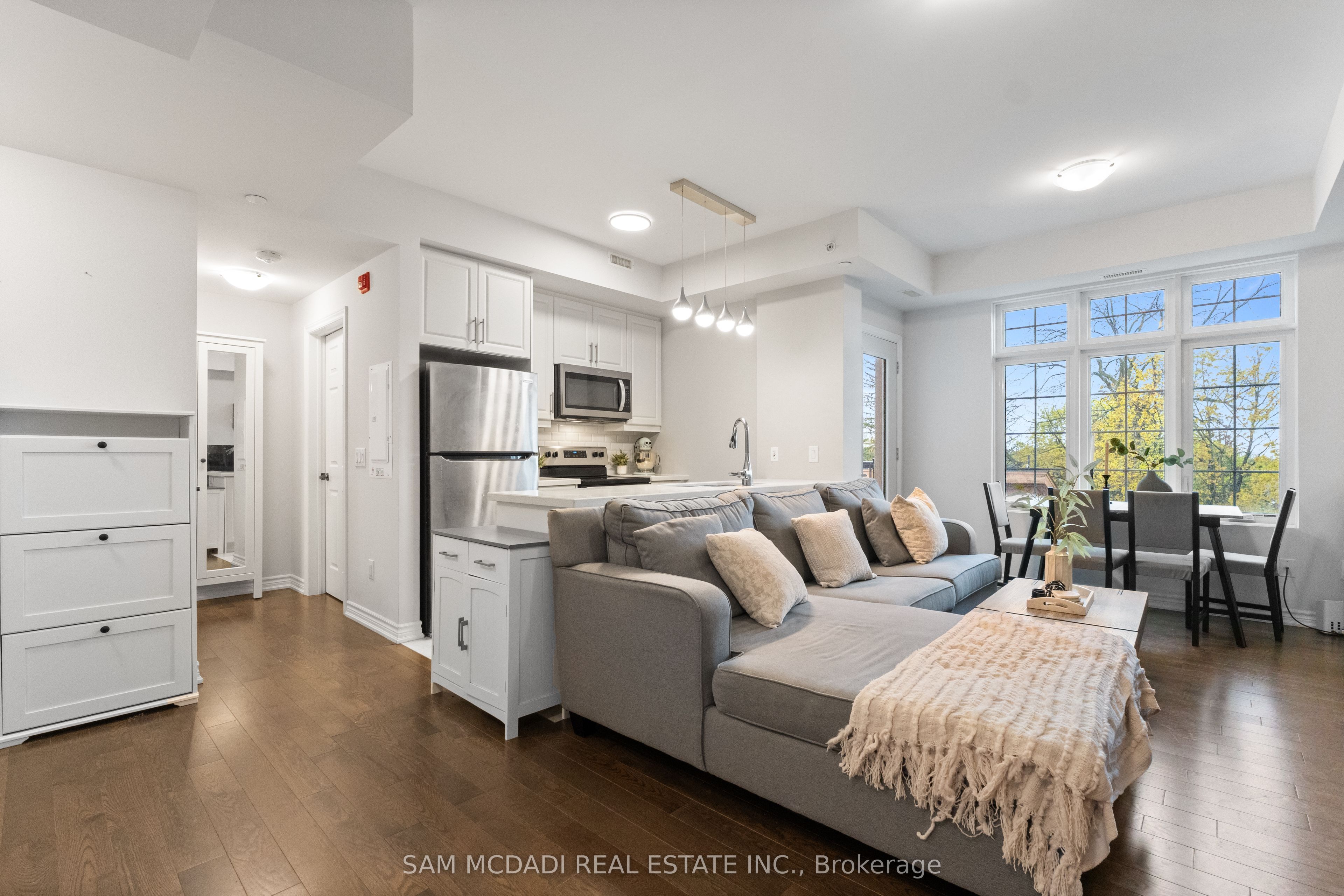 215 Broadway Street 308, Mississauga, ON L5M 1J1 photo 4