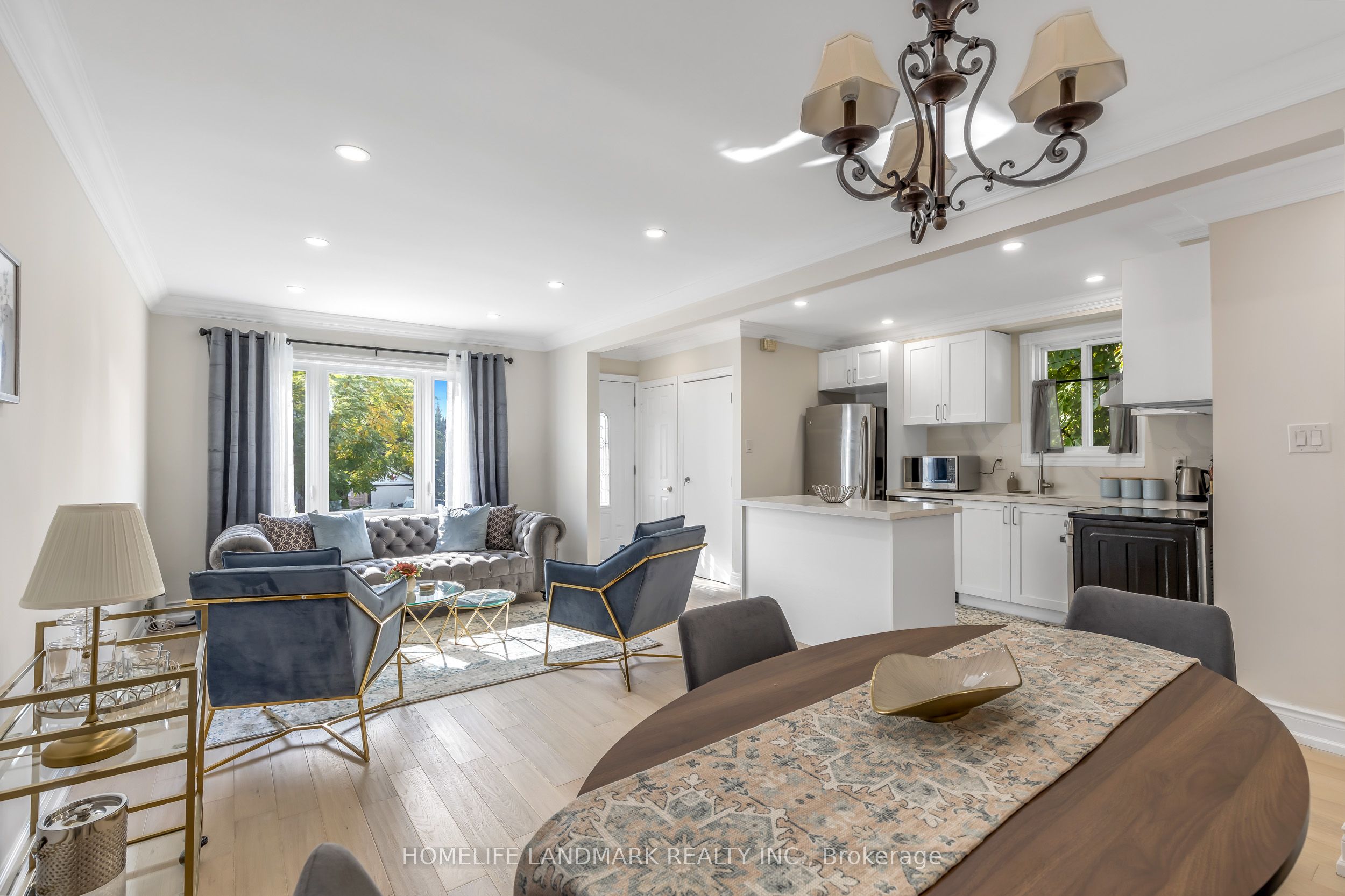 34 Ringley Avenue, Toronto, ON M8Y 1P1 photo 2