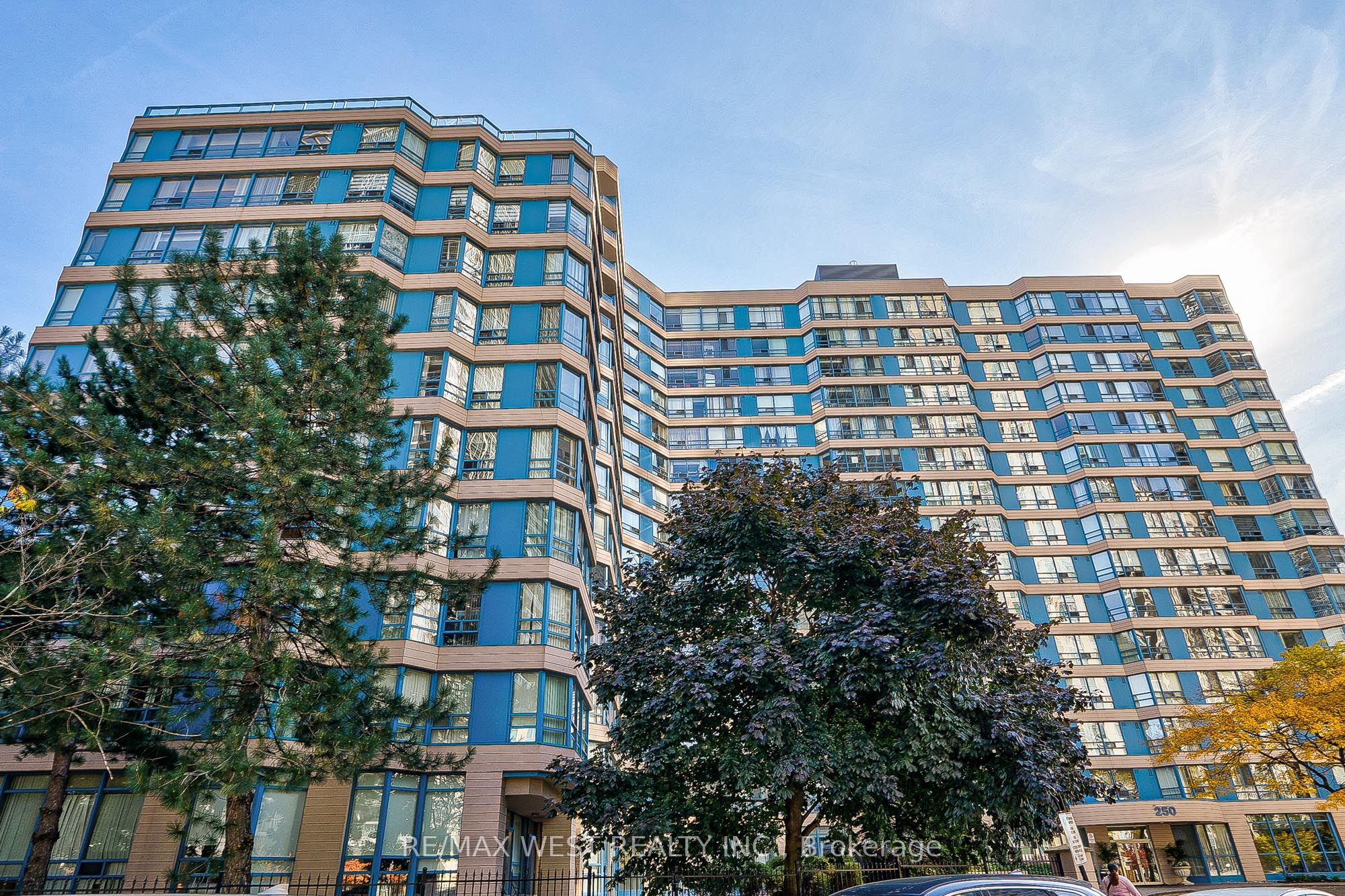 250 Webb Drive 503, Mississauga, ON L5B 3Z4 photo 2