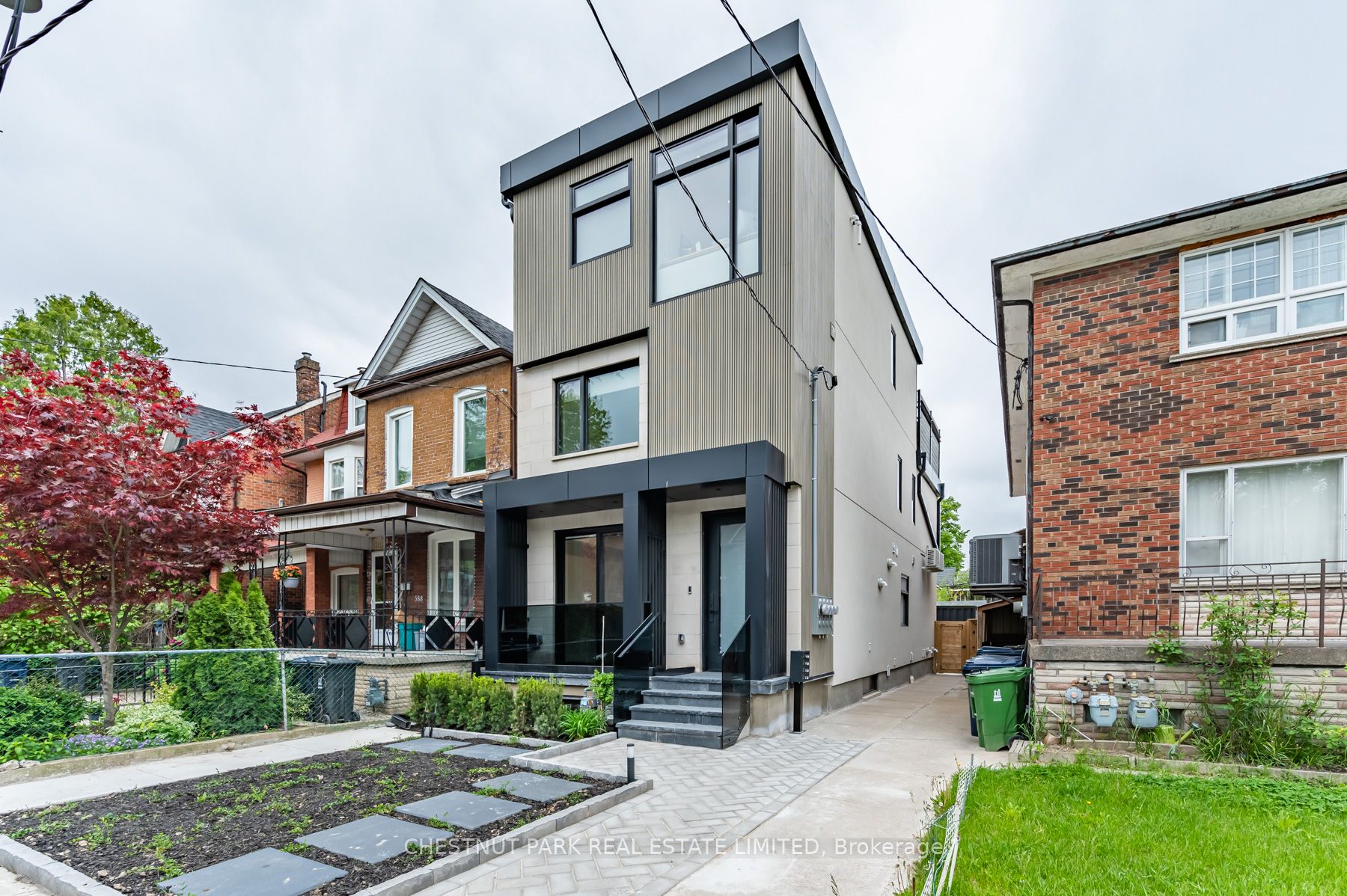 594 Concord Avenue Lower, Toronto, ON M6H 2R1 photo 2