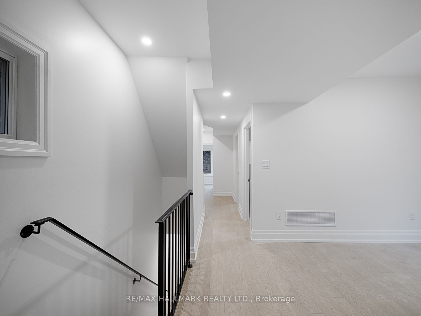 547 Indian Road Unit 3, Toronto, ON M6P 2B9 photo 4