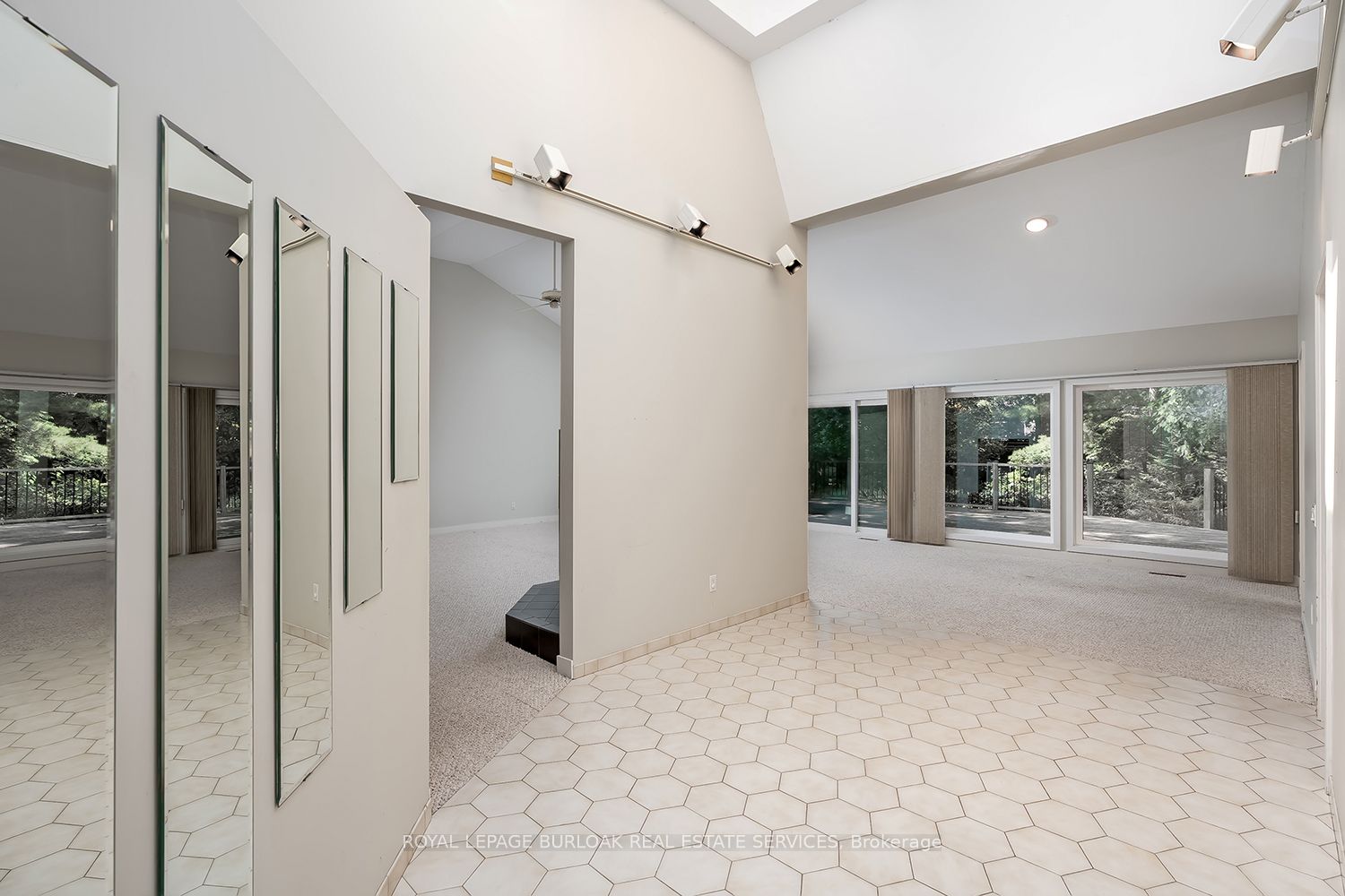 4189 Inglewood Drive, Burlington, ON L7L 1E3 photo 5