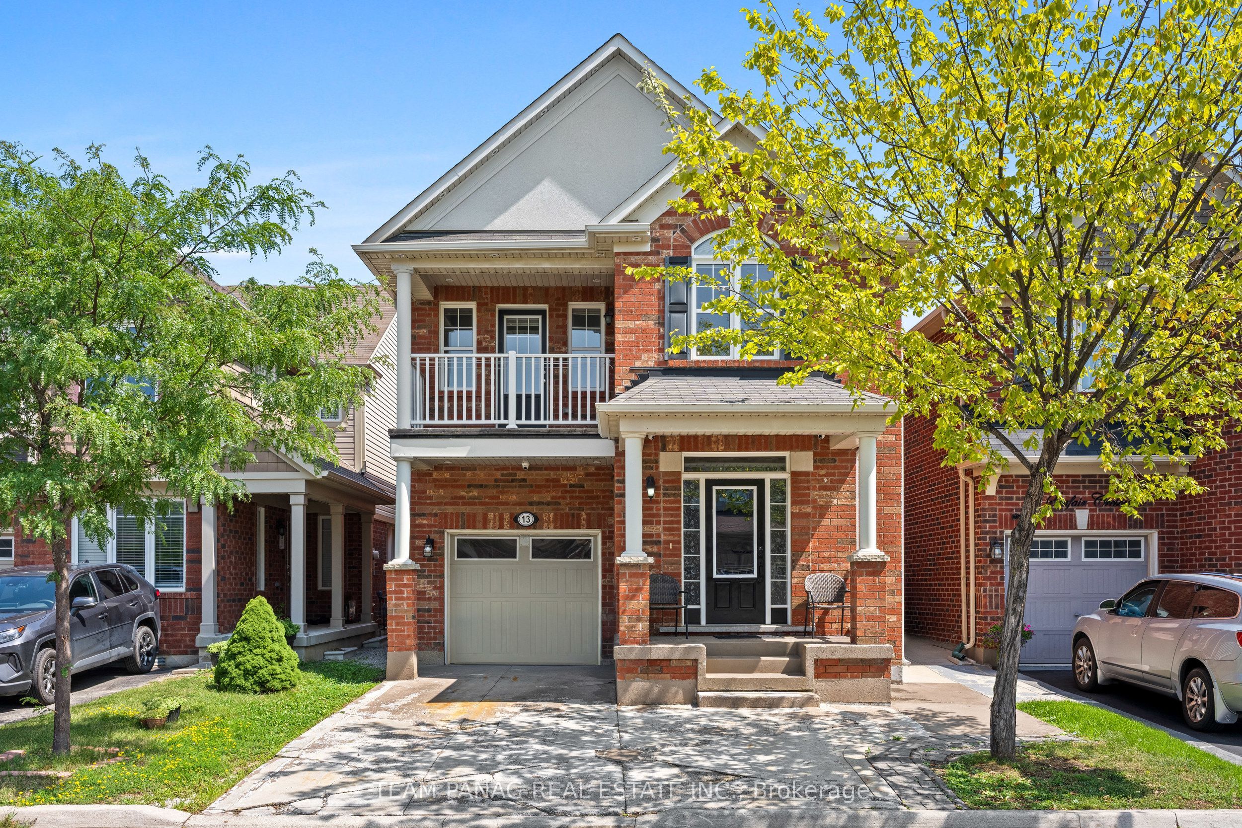 13 Seafair Crescent, Brampton, ON L6Y 5W2