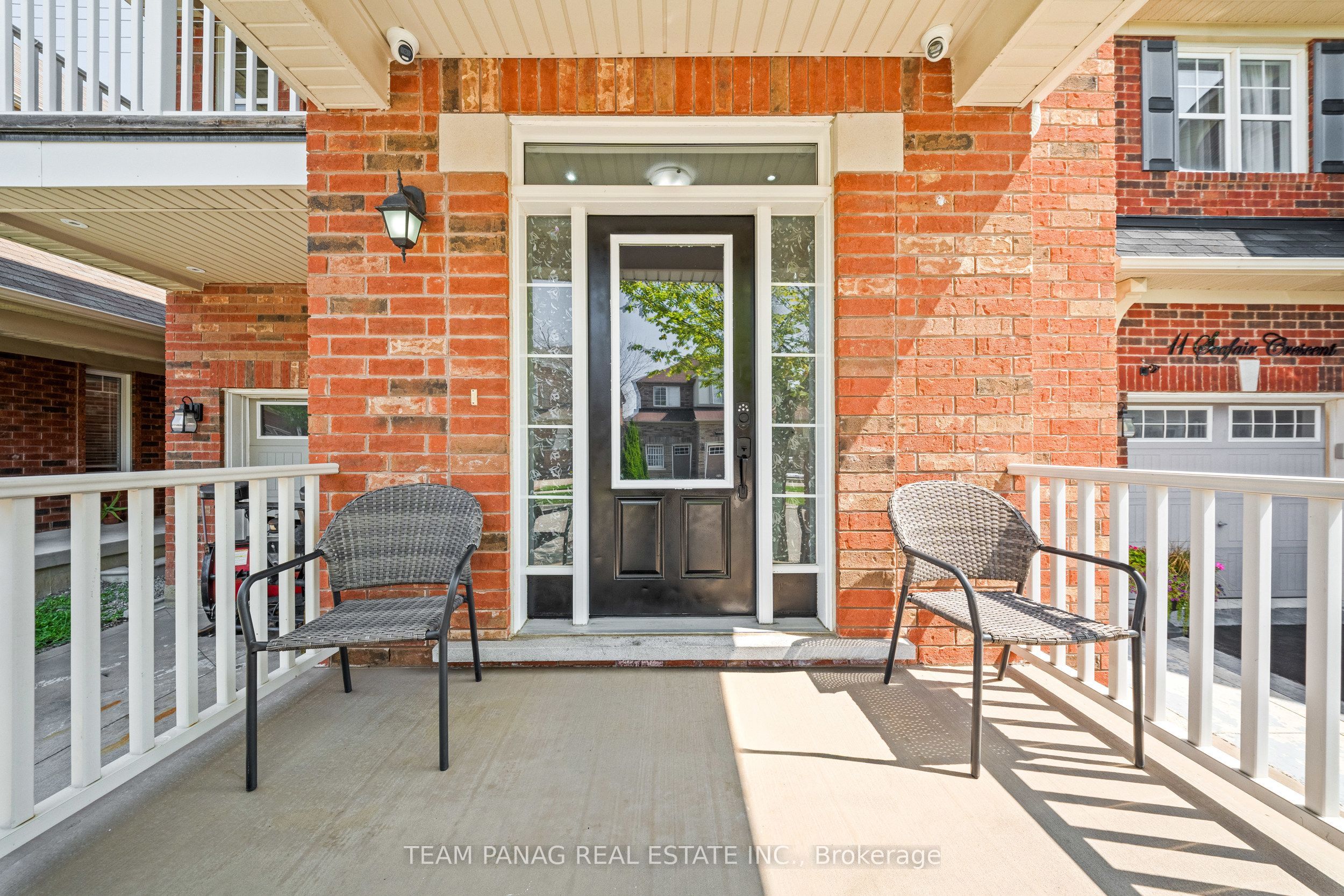 13 Seafair Crescent, Brampton, ON L6Y 5W2 photo 3