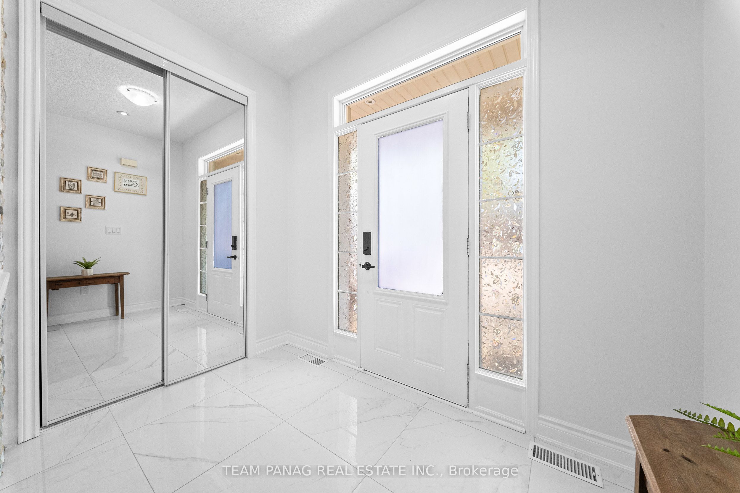13 Seafair Crescent, Brampton, ON L6Y 5W2 photo 4