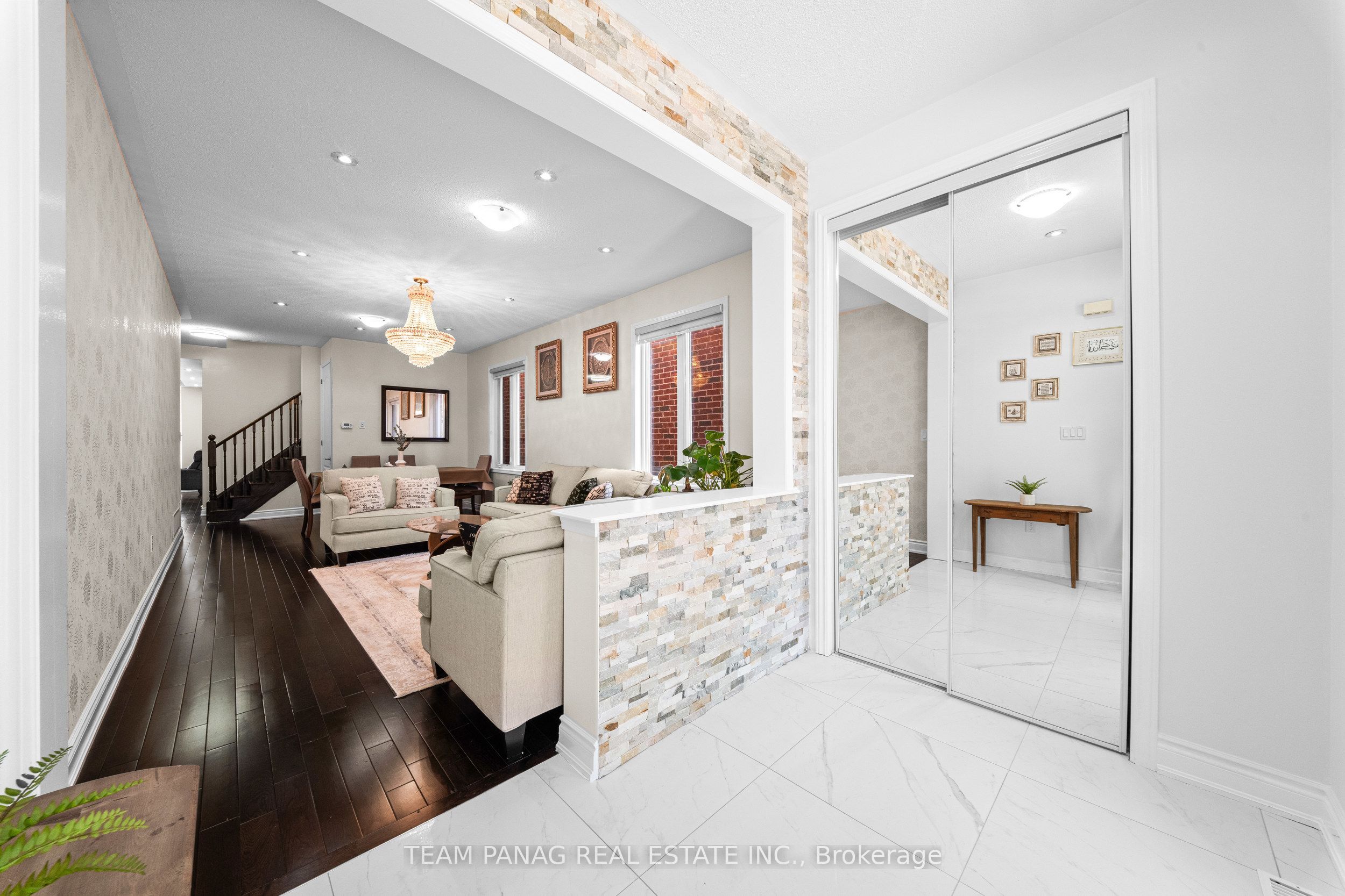 13 Seafair Crescent, Brampton, ON L6Y 5W2 photo 5