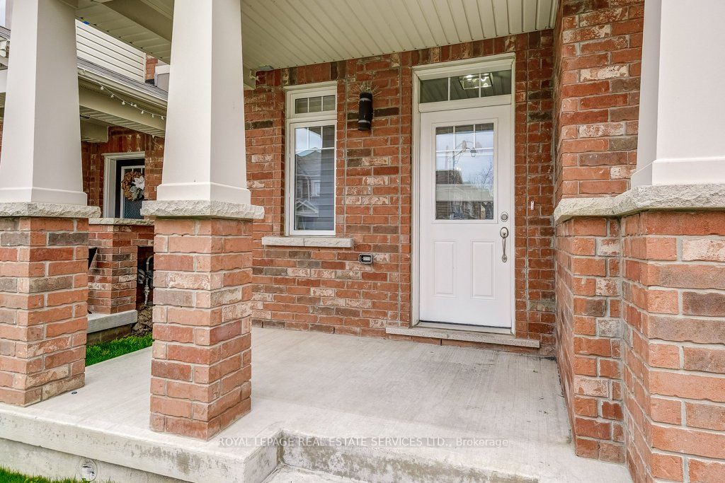 329 Gooding Crescent, Milton, ON L9E 0A9 photo 2