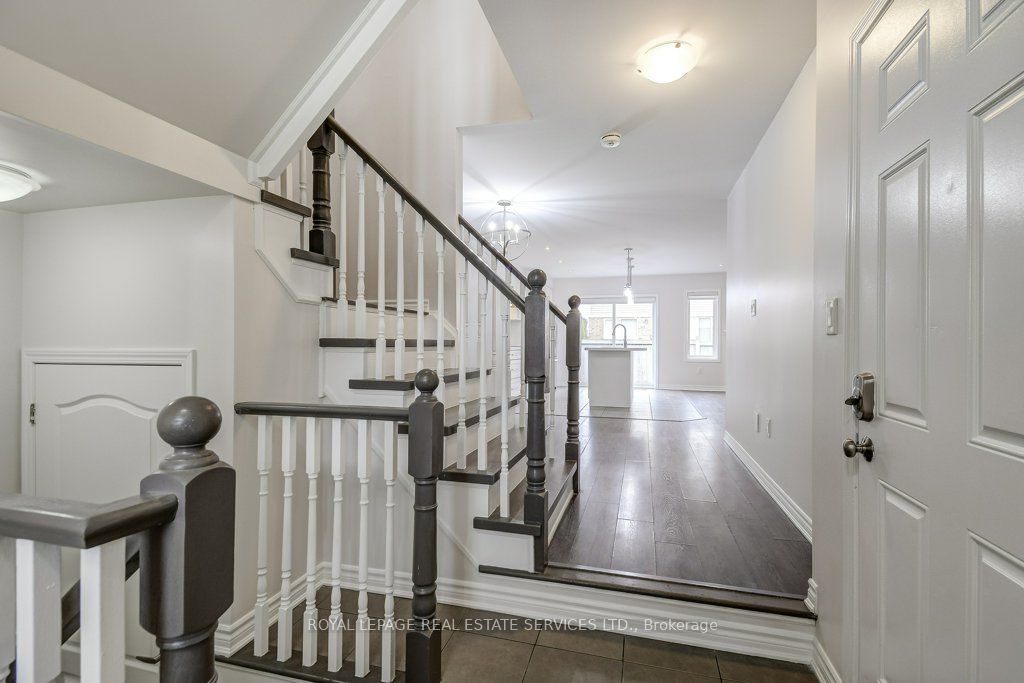 329 Gooding Crescent, Milton, ON L9E 0A9 photo 4