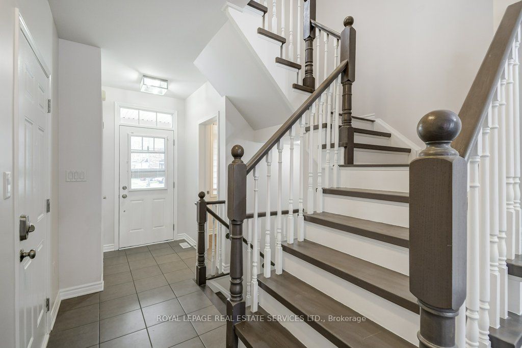 329 Gooding Crescent, Milton, ON L9E 0A9 photo 5