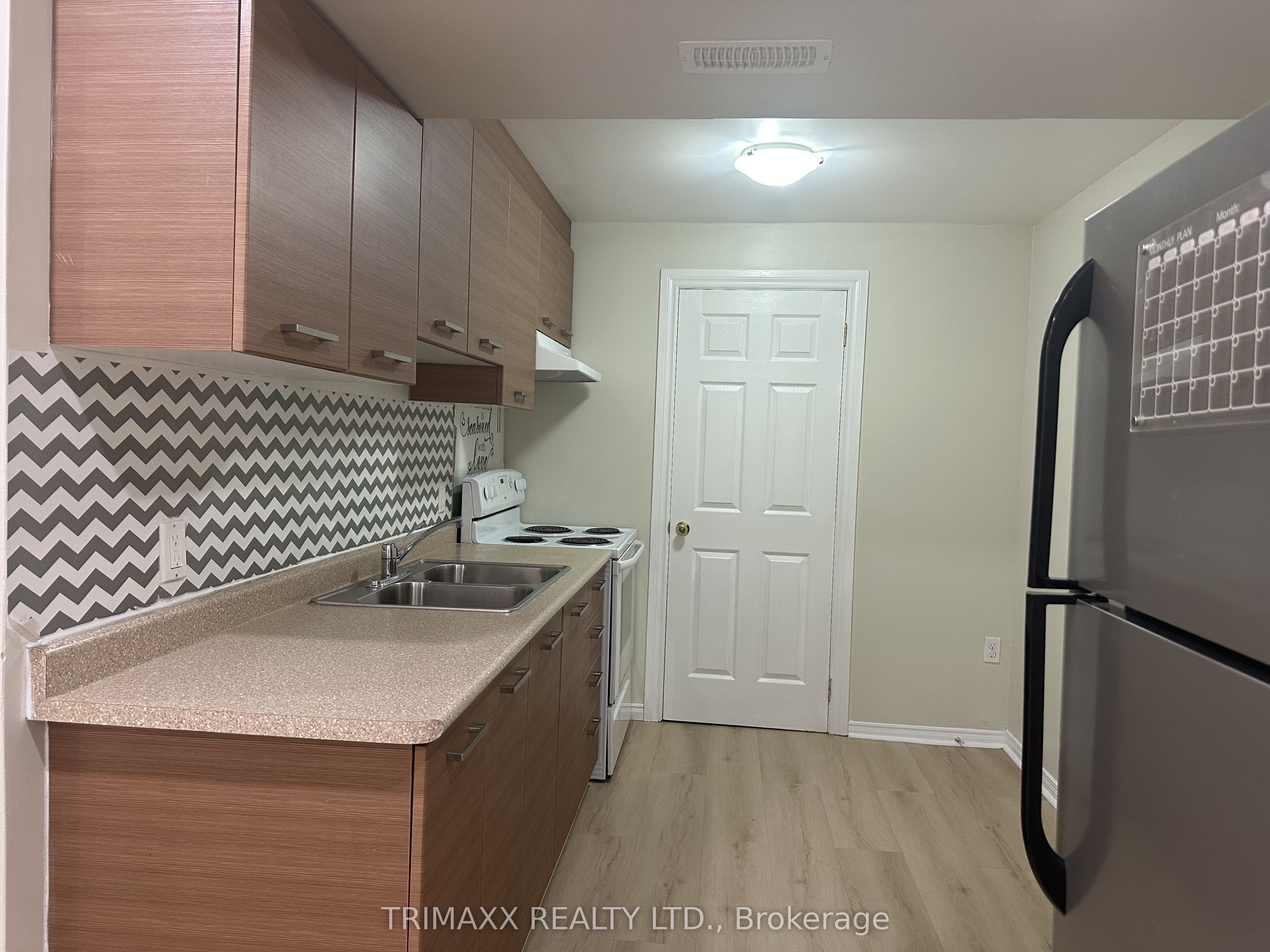 93 Jeffcoat Drive BSMT, Toronto, ON M9W 3B9 photo 4