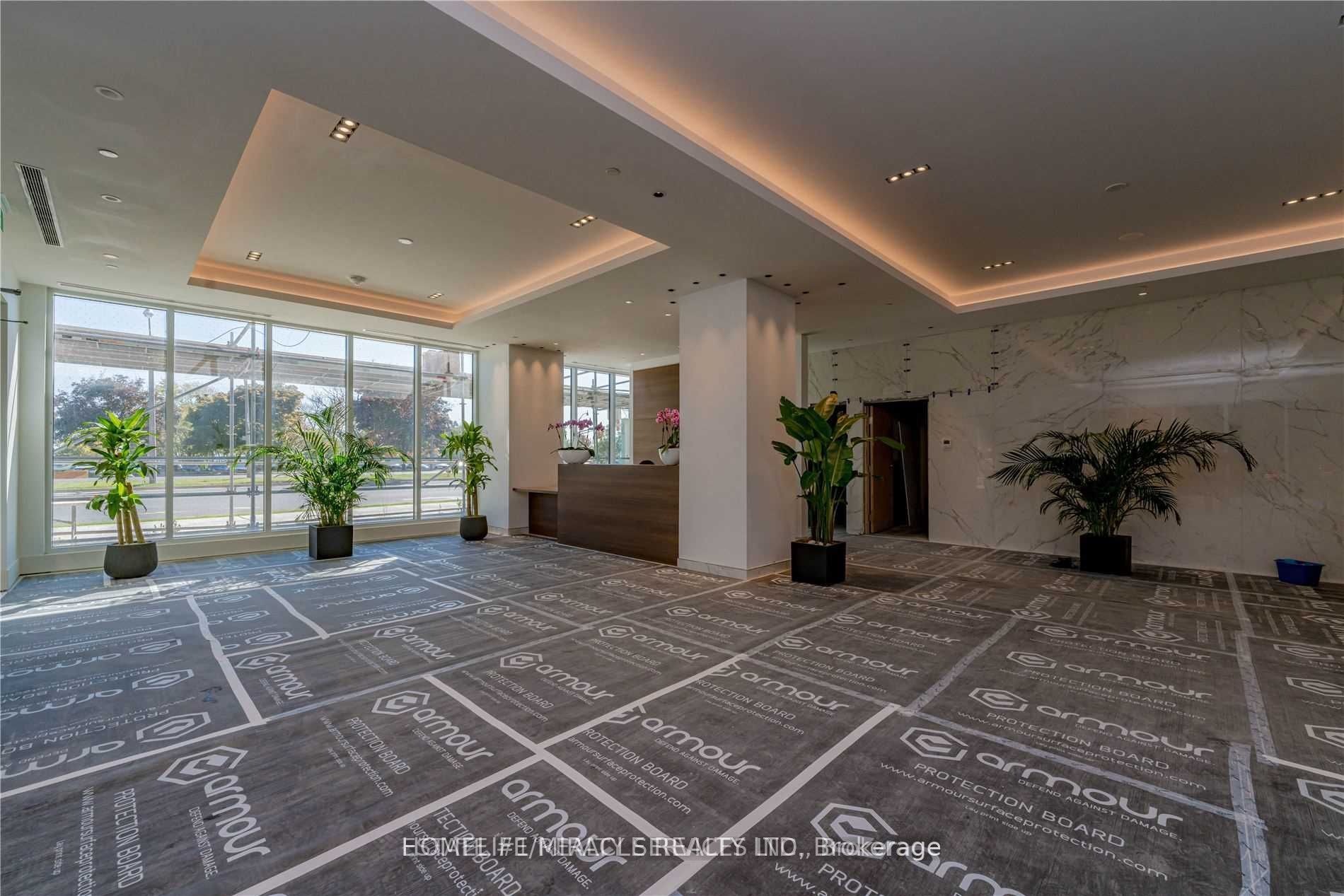 1928 Lakeshore Boulevard, Toronto, ON M6S 1A1 photo 4