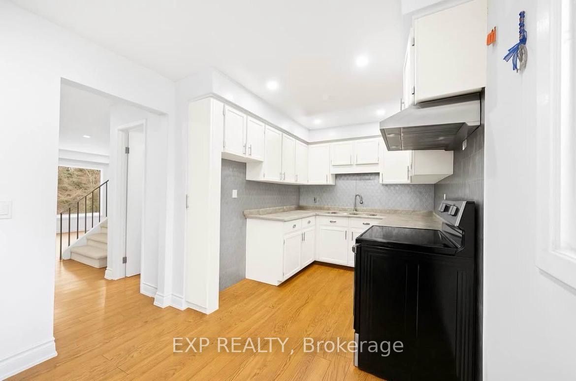 122 Royal Palm Drive, Brampton, ON L6Z 1P7 photo 2
