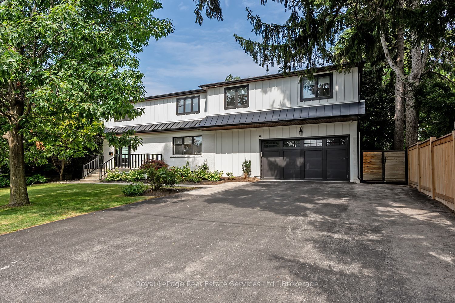 59 Fairwood Place E, Burlington, ON L7T 2B7 photo 2