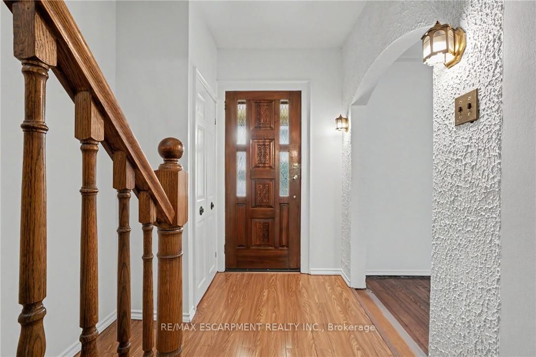 18 Elma Street, Toronto, ON M8V 1X8 photo 5