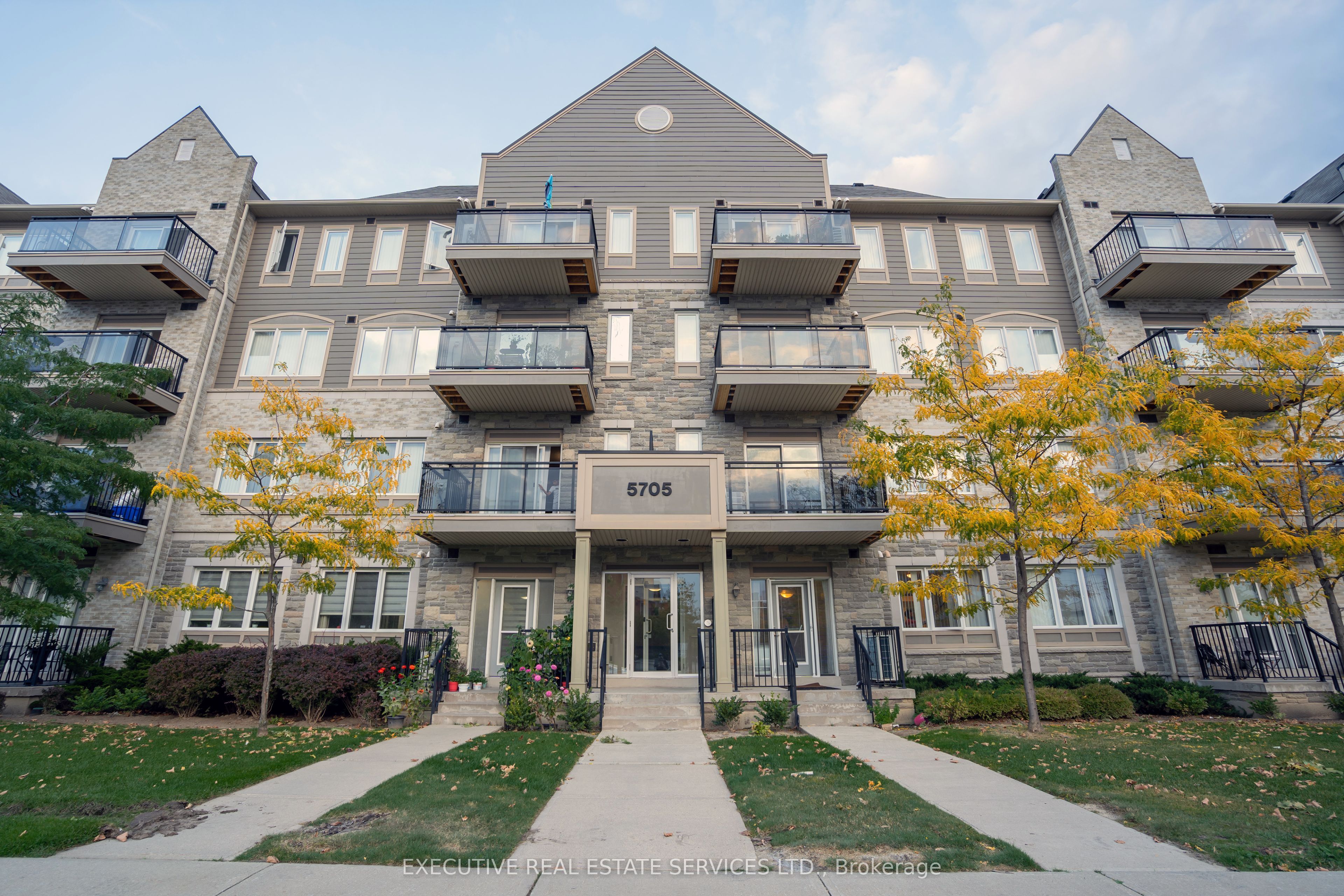 5705 Long Valley Road 107, Mississauga, ON L5M 0L8