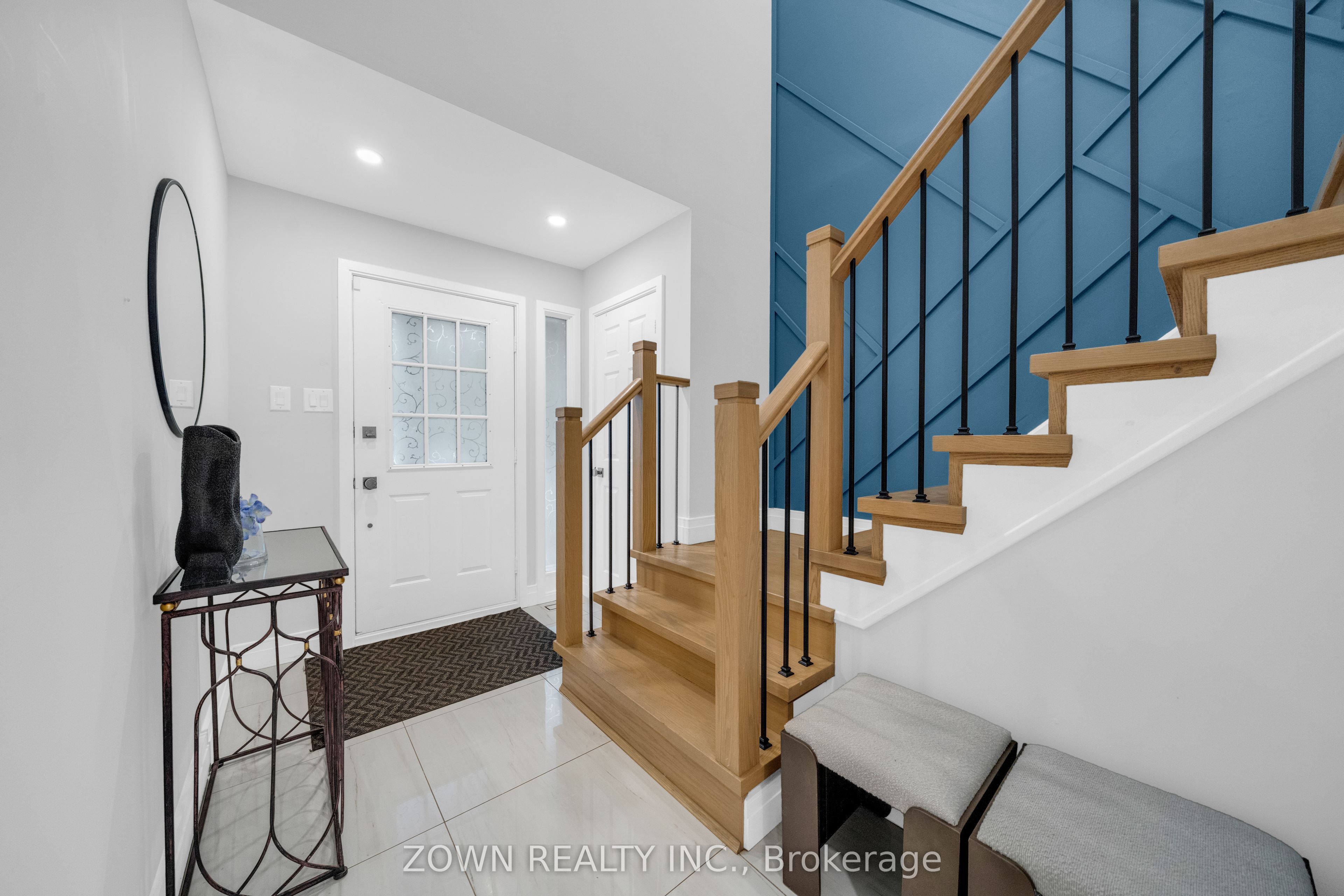 5253 Bushelgrove Circle, Mississauga, ON L5M 6C5 photo 3