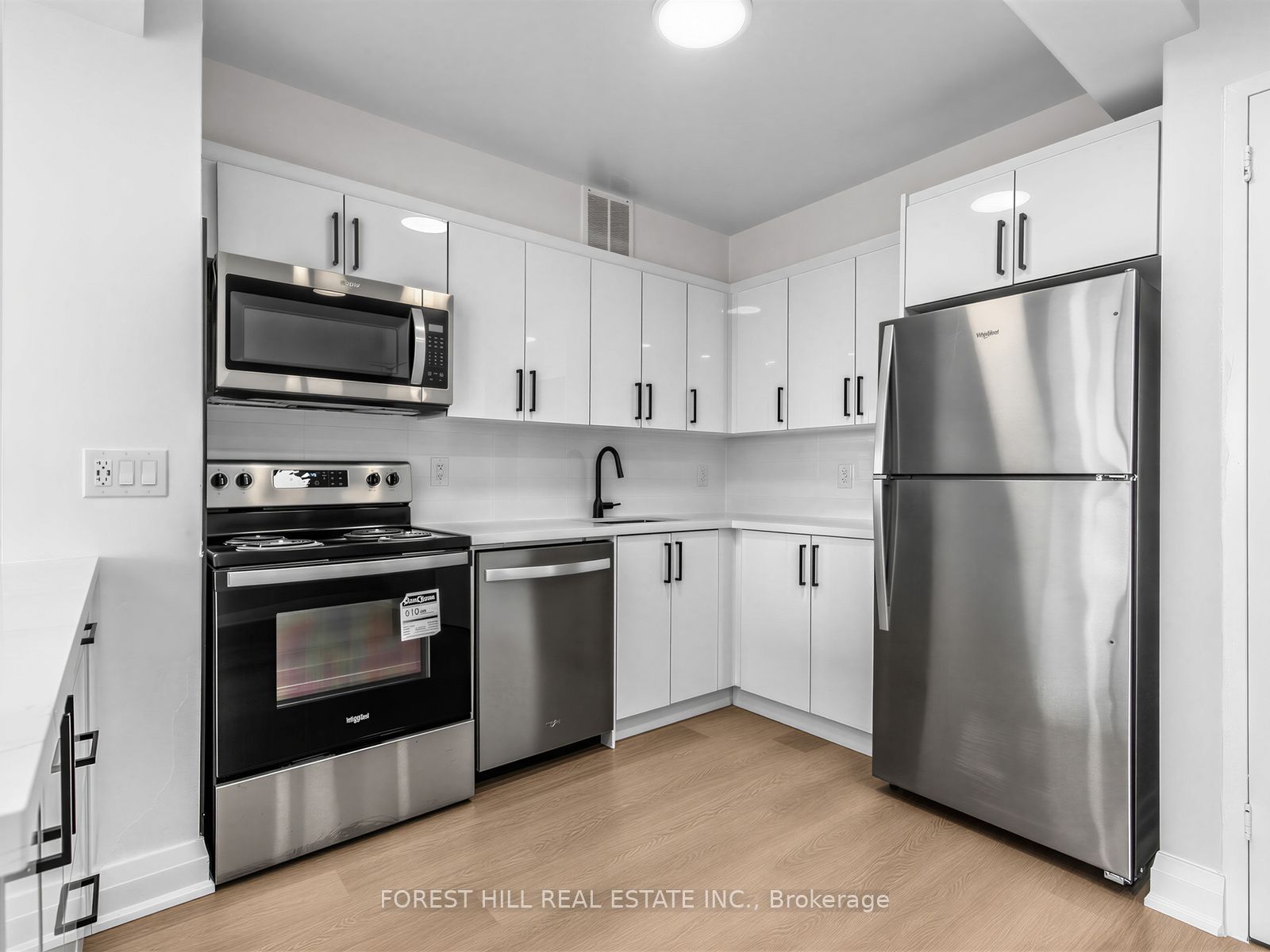 141 Lyon Court 1408, Toronto, ON M6B 3H2 photo 3