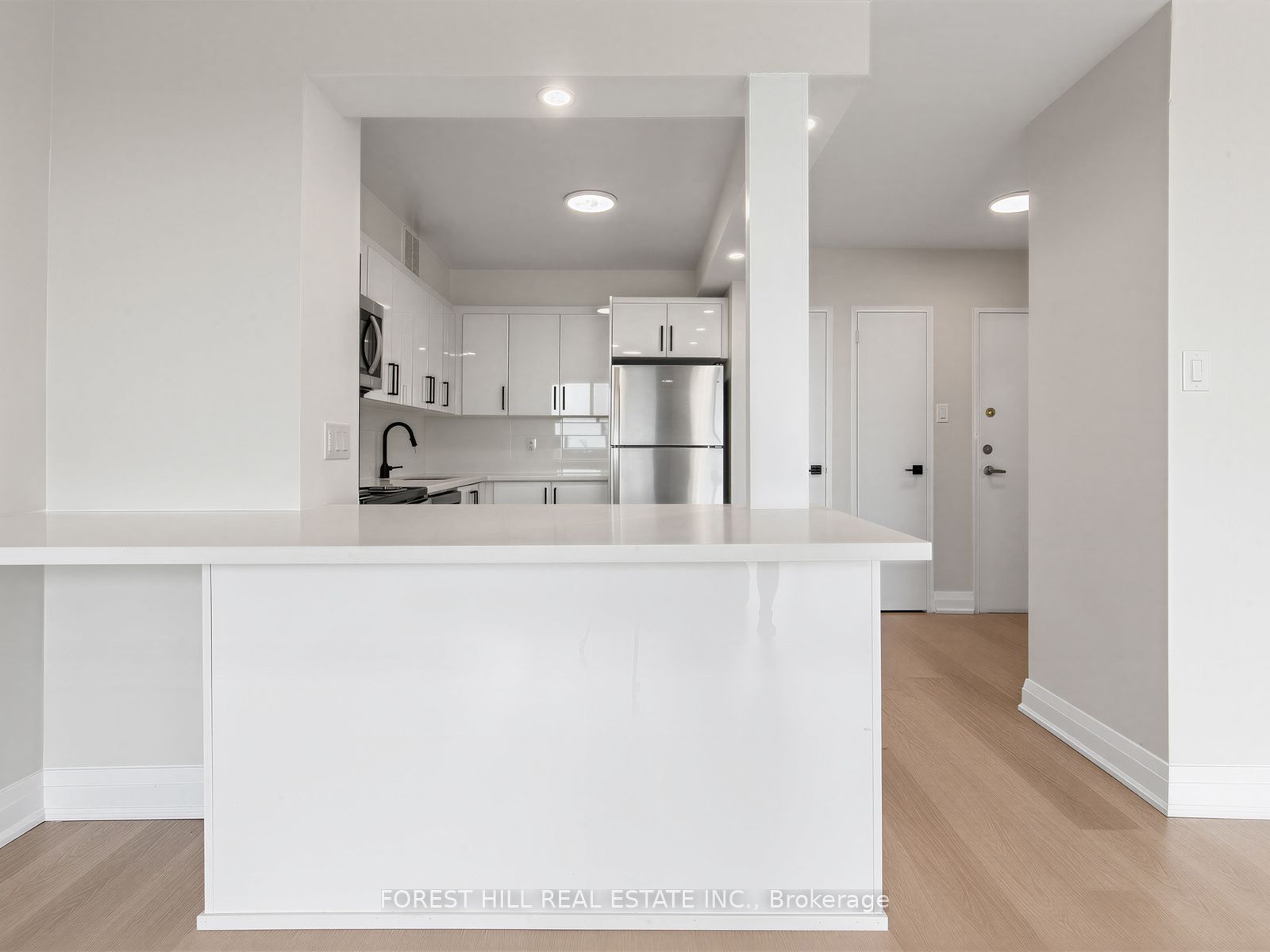 141 Lyon Court 1408, Toronto, ON M6B 3H2 photo 4
