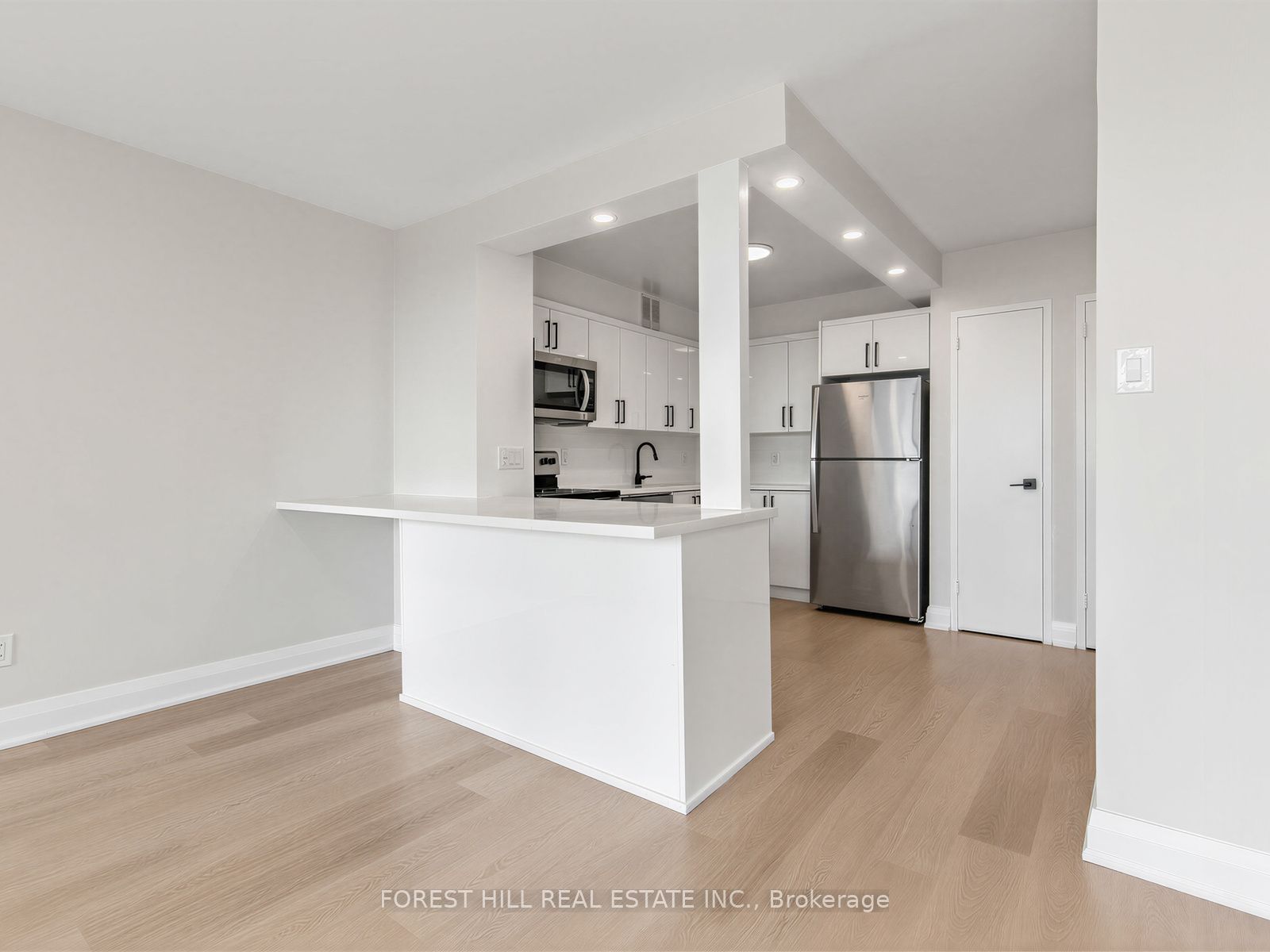 141 Lyon Court 1408, Toronto, ON M6B 3H2 photo 5