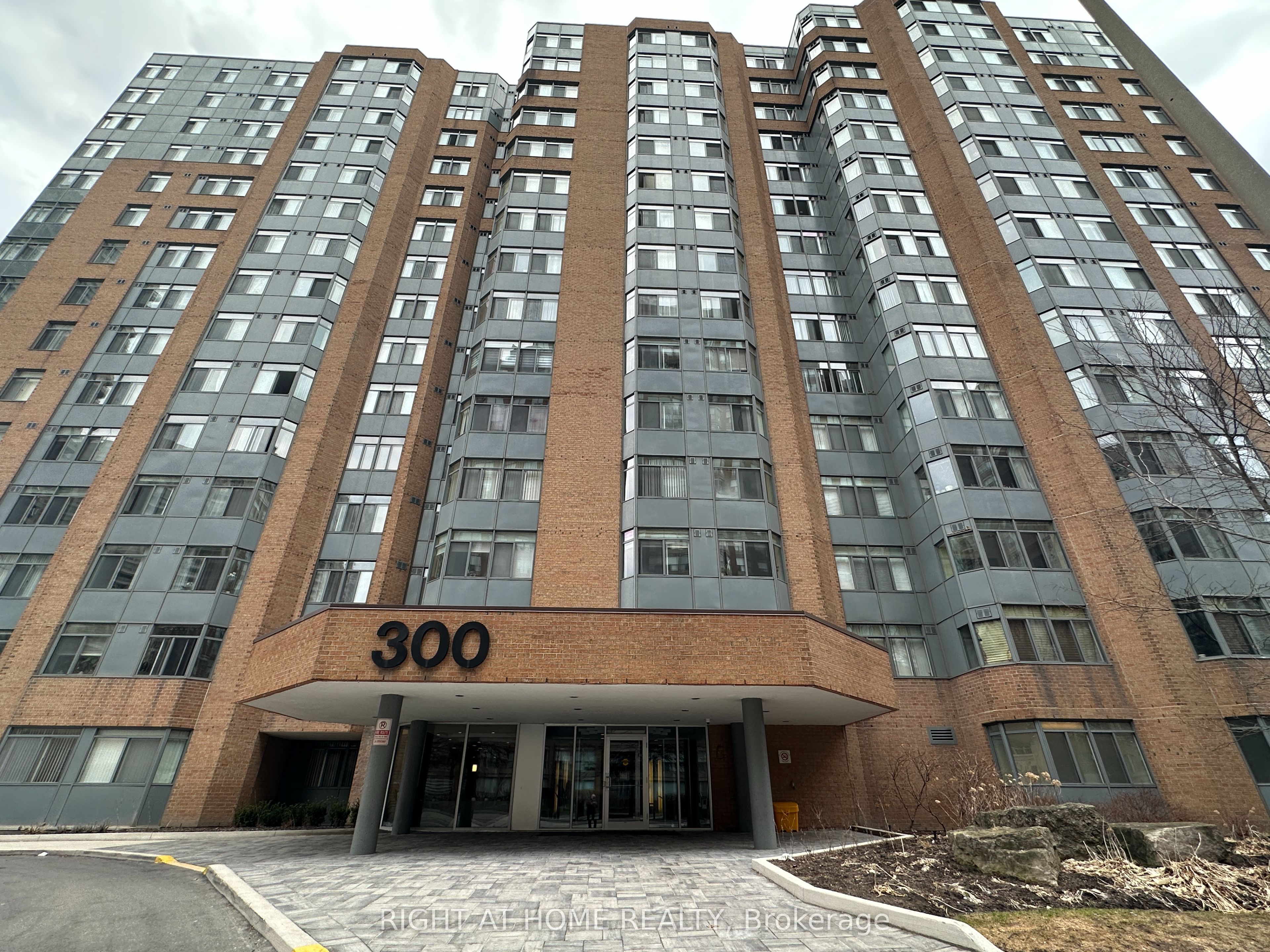 300 Webb Drive 1406, Mississauga, ON L5B 3W3