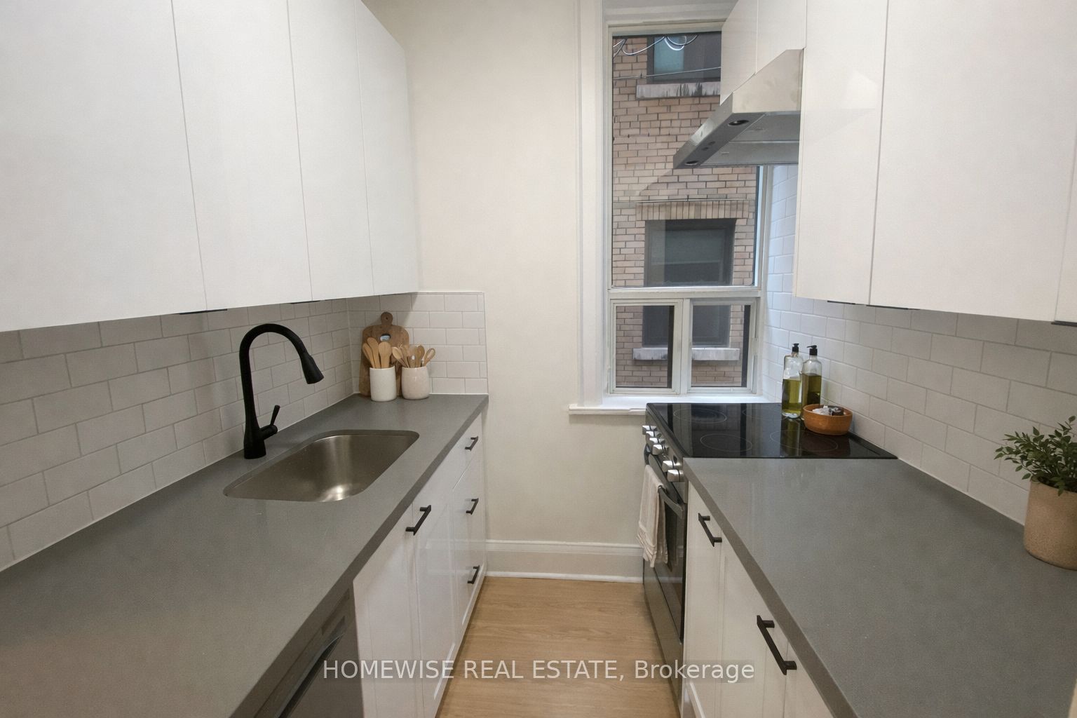 1542 King Street W 2, Toronto, ON M6K 1J6 photo 3