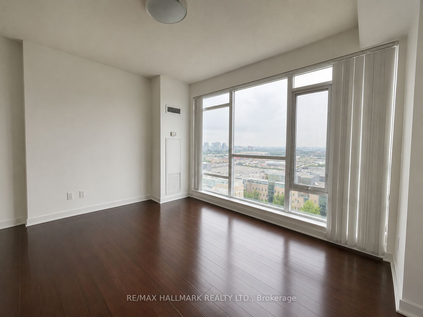 365 Prince of Wales Drive 1702, Mississauga, ON L5B 0G6 photo 2
