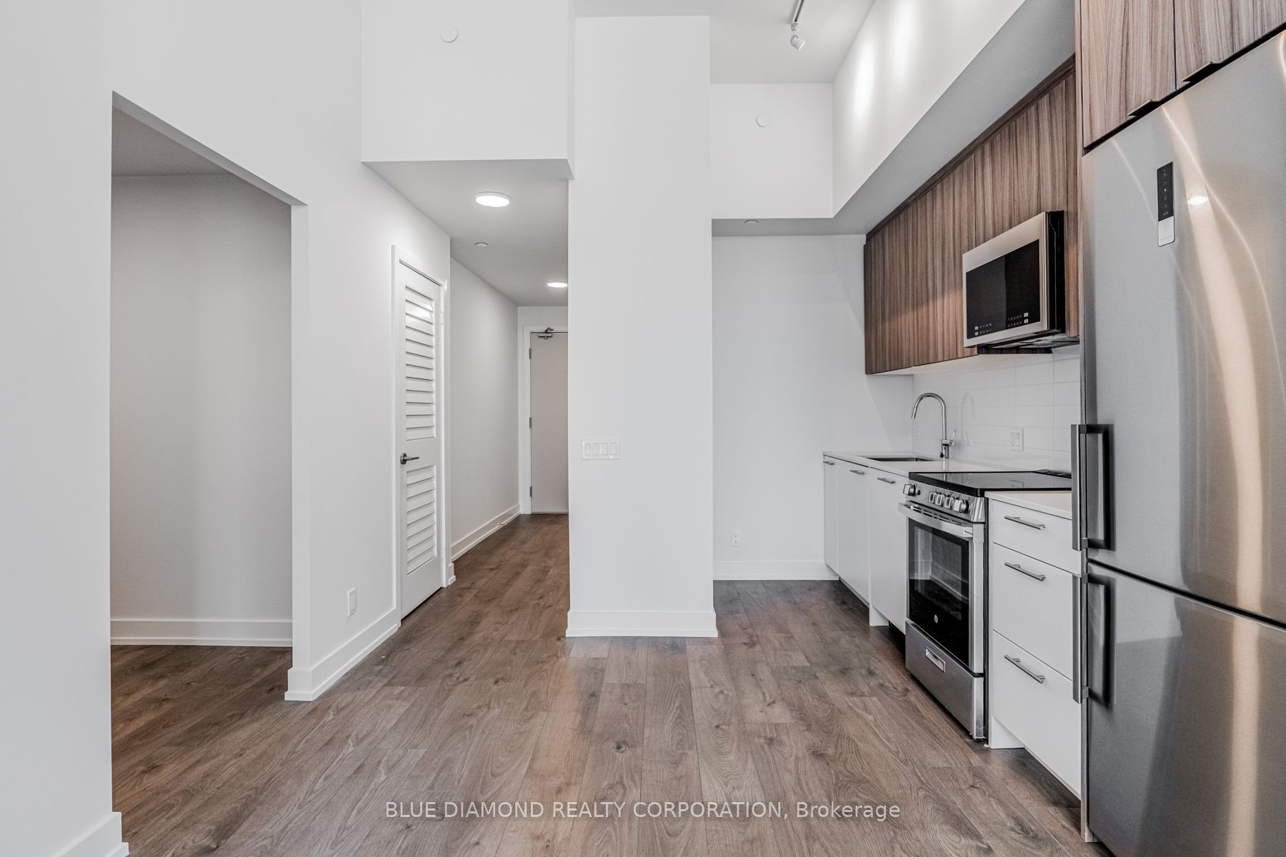 225 VETERANS Drive N 210, Brampton, ON L7A 5L7 photo 4