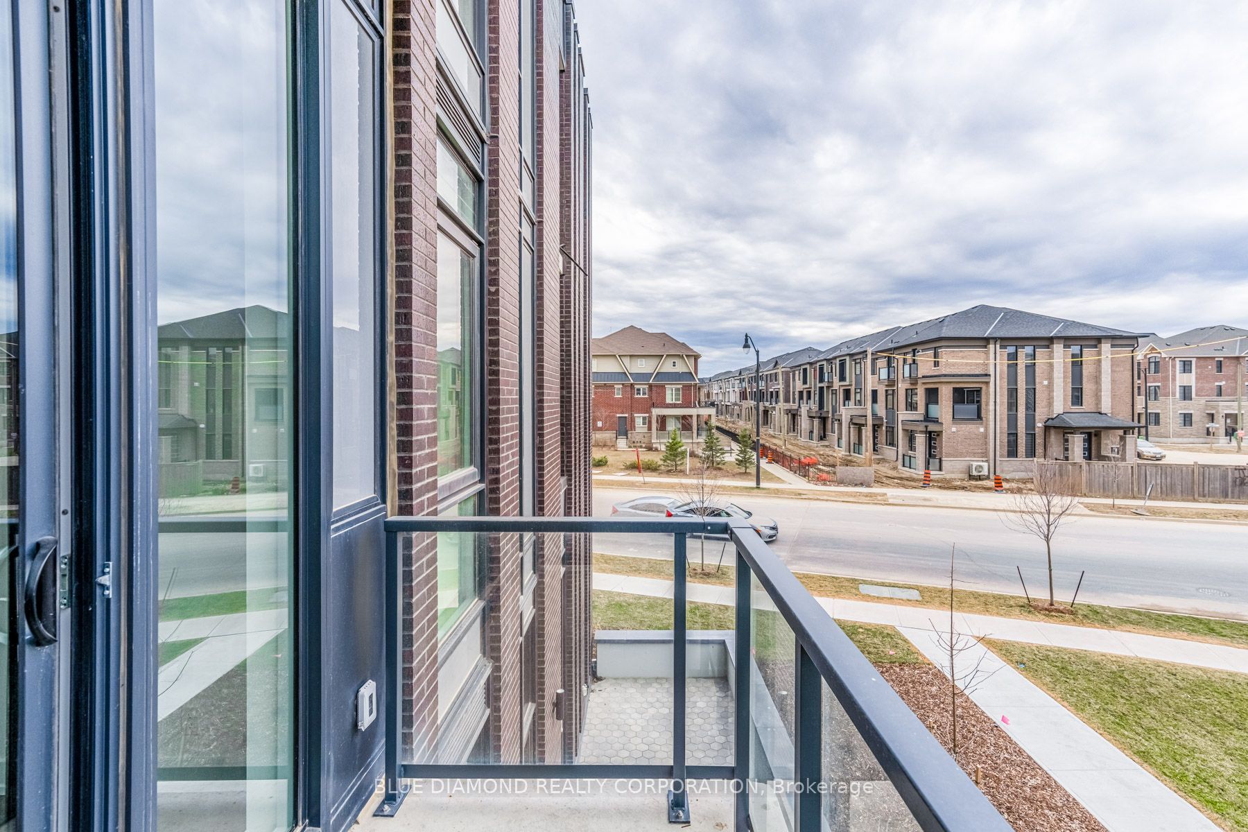 225 VETERANS Drive N 210, Brampton, ON L7A 5L7 photo 5