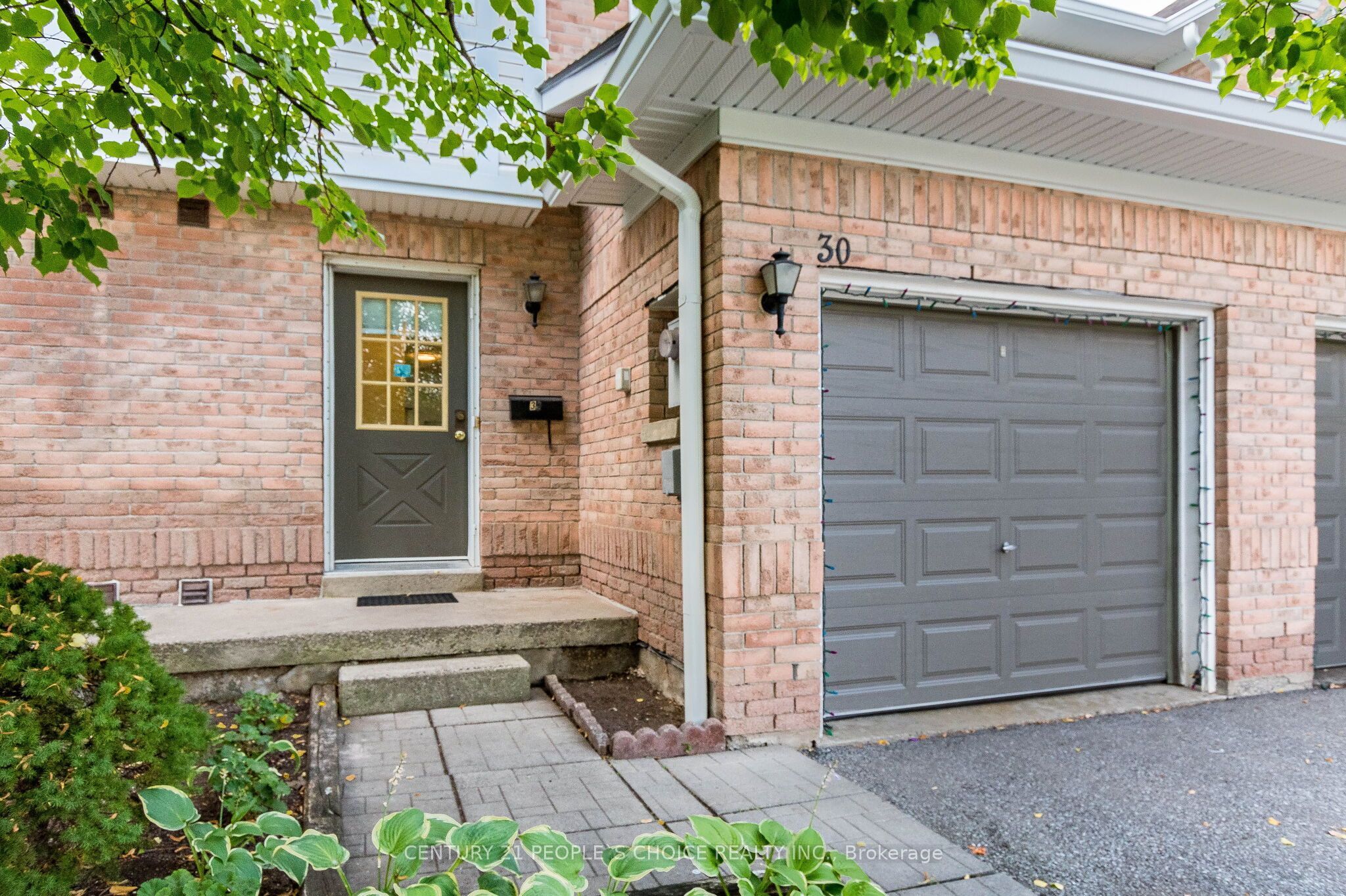 30 Brisbane Court, Brampton, ON L6R 1V4 photo 3