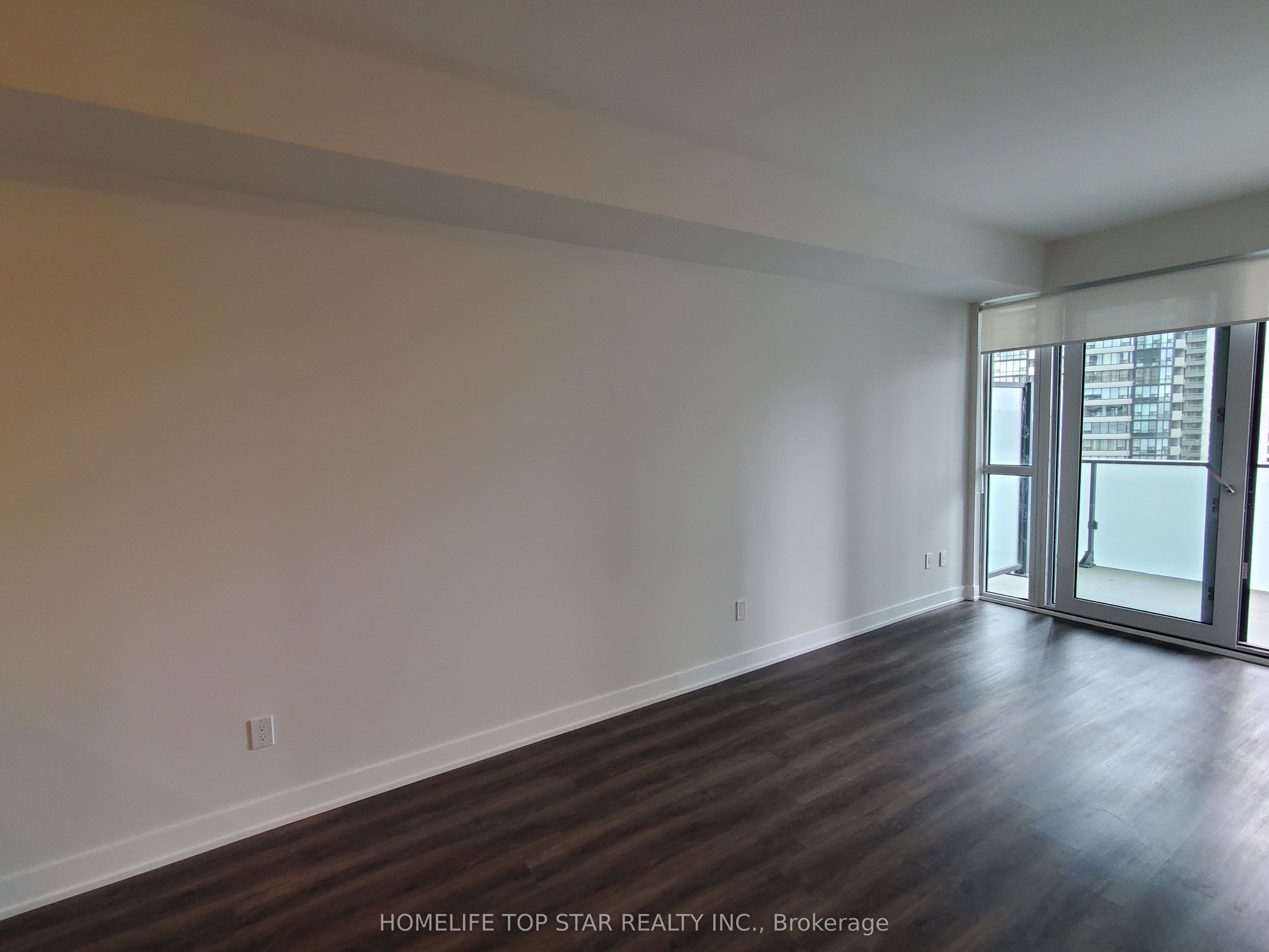 430 Square One Drive 620, Mississauga, ON L5B 3Y1 photo 2