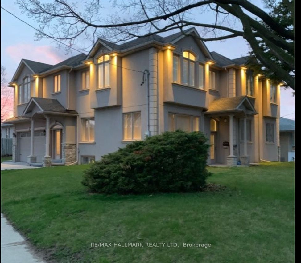 6 Griggsden Avenue, Toronto, ON M9P 2Z5
