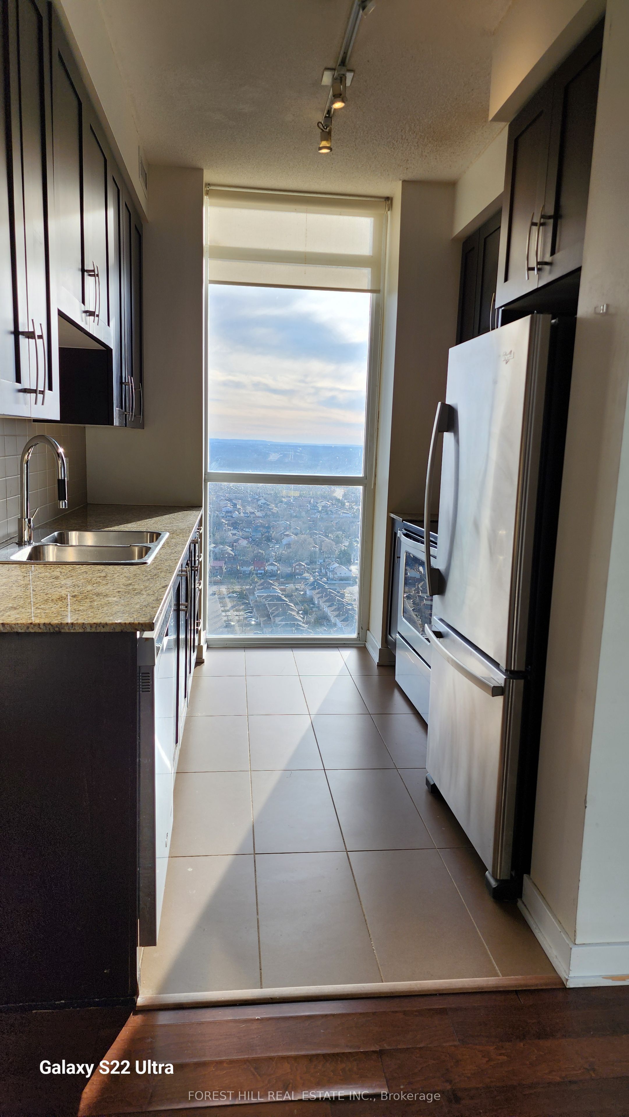4070 Confederation Parkway 3007, Mississauga, ON L5B 0E9 photo 5
