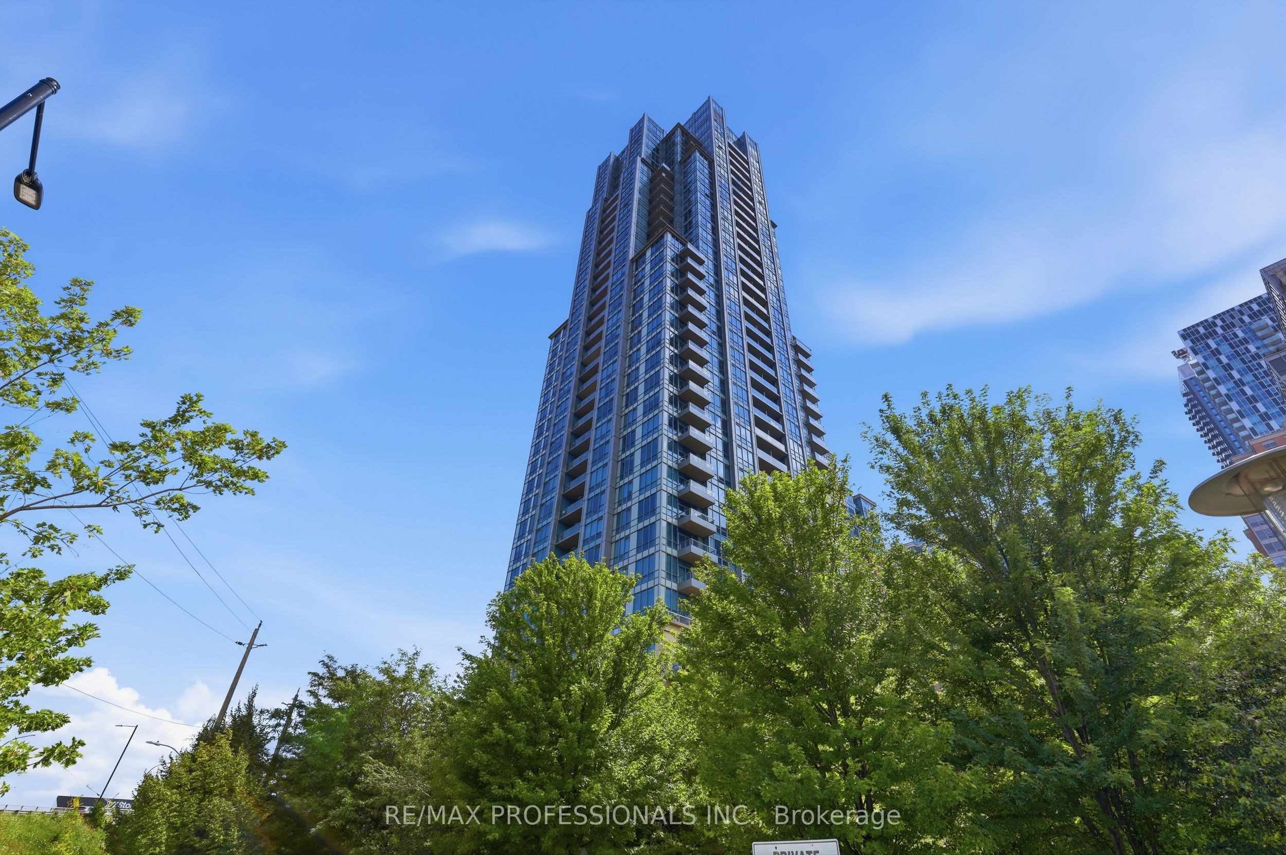 15 Viking Lane 1602, Toronto, ON M9B 0A4 photo 3