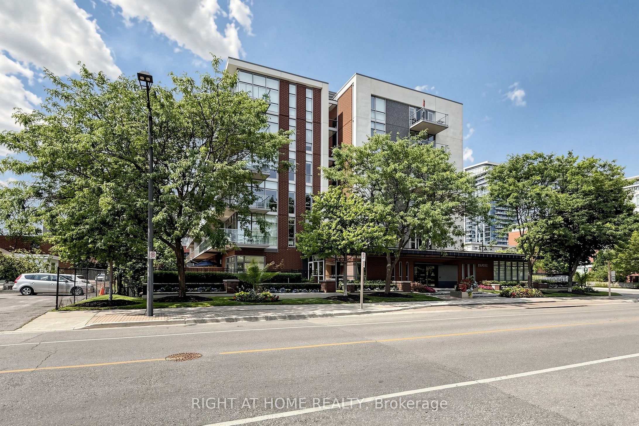 70 PORT Street E 408, Mississauga, ON L5G 4V8