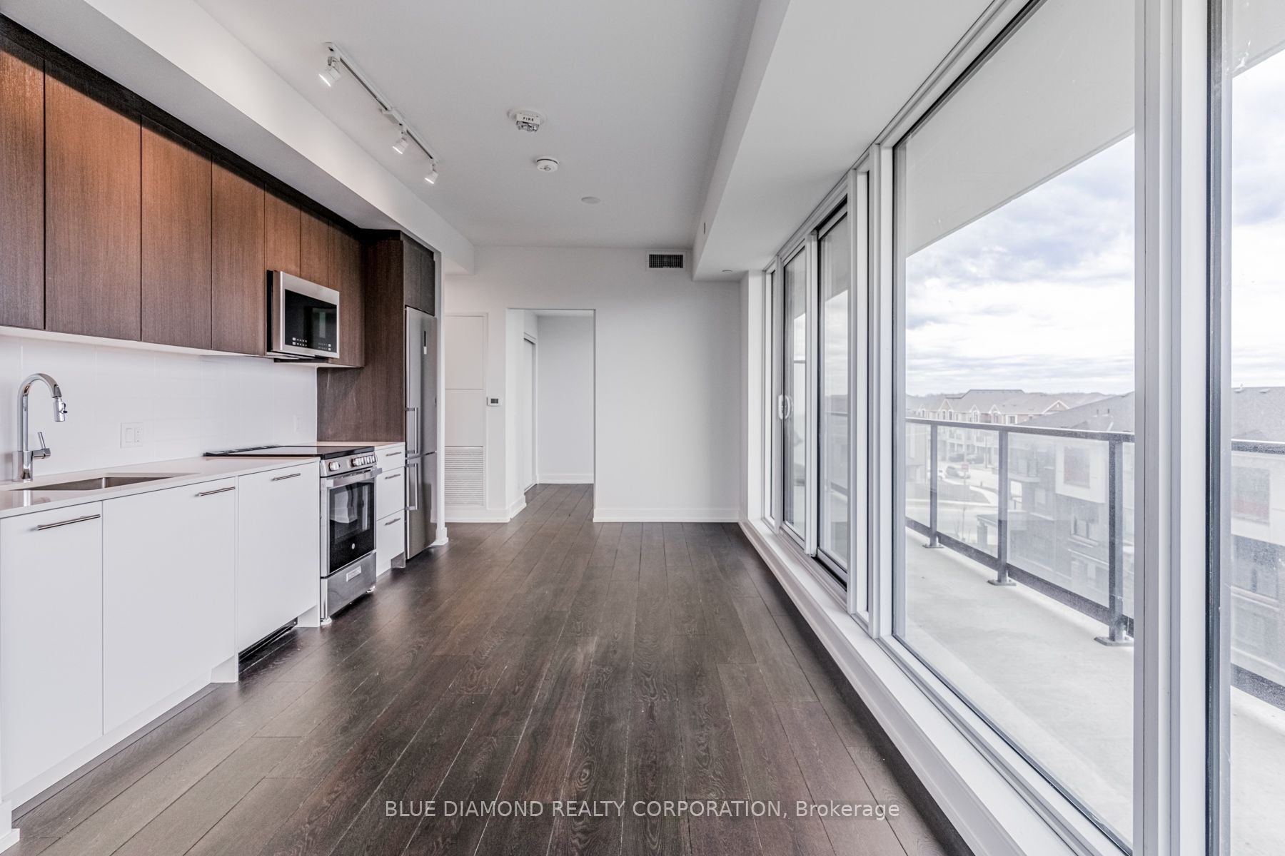225 VETERANS Drive N402, Brampton, ON L7A 5L7 photo 4