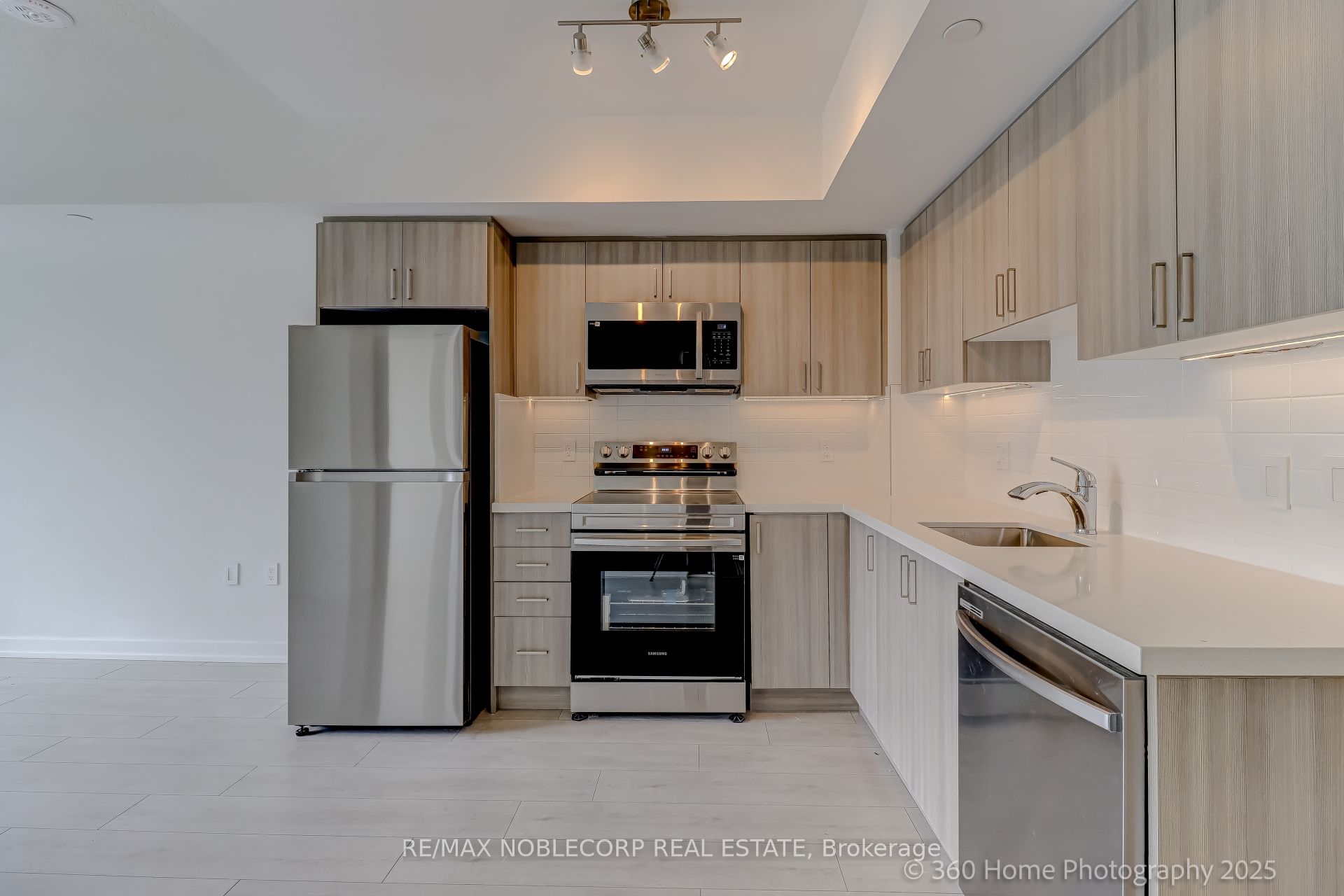 556 Marlee Avenue 508, Toronto, ON M6B 0B1 photo 2