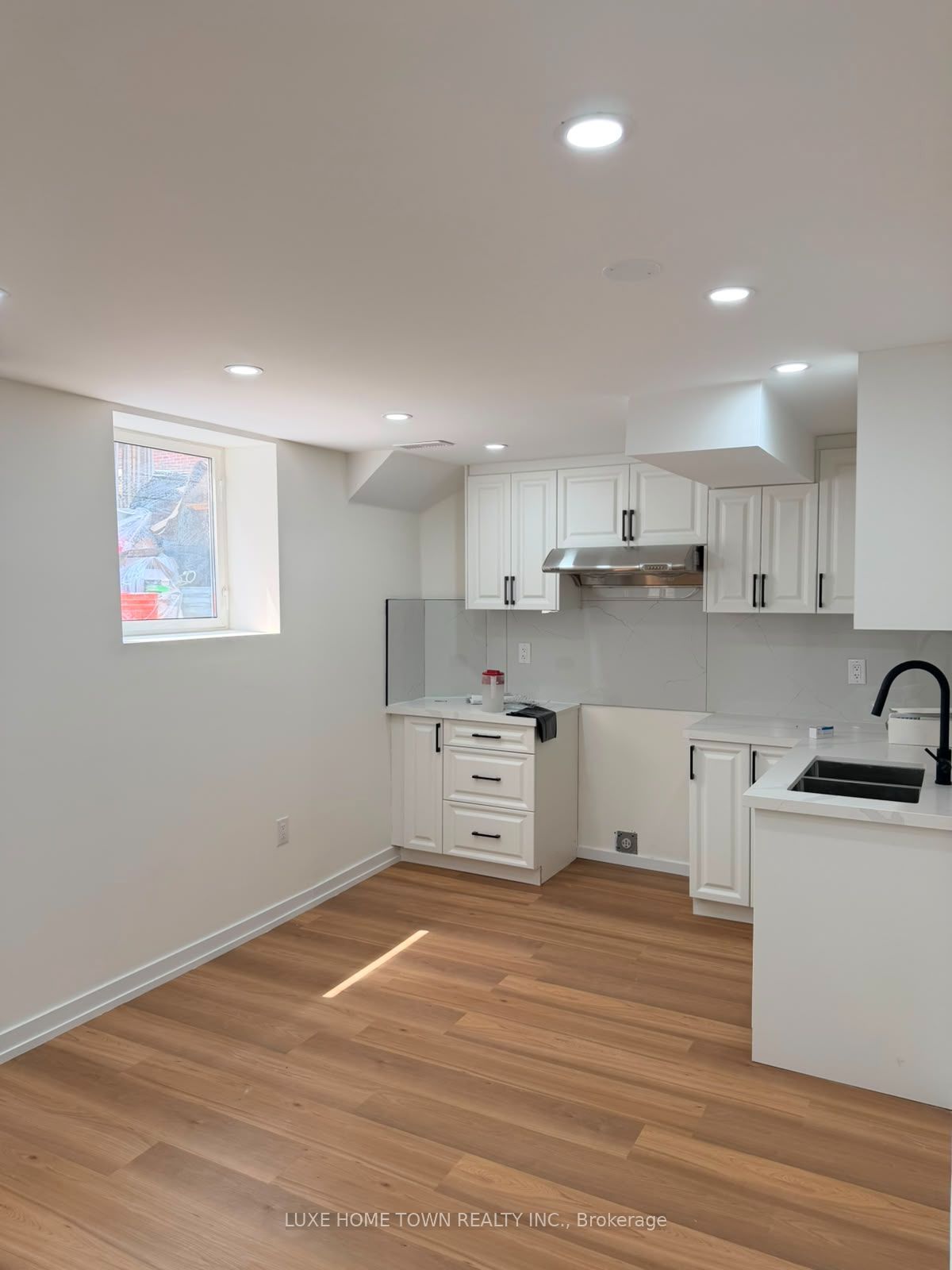 18 Golden Springs(bsmt) Drive, Brampton, ON L7A 4N4