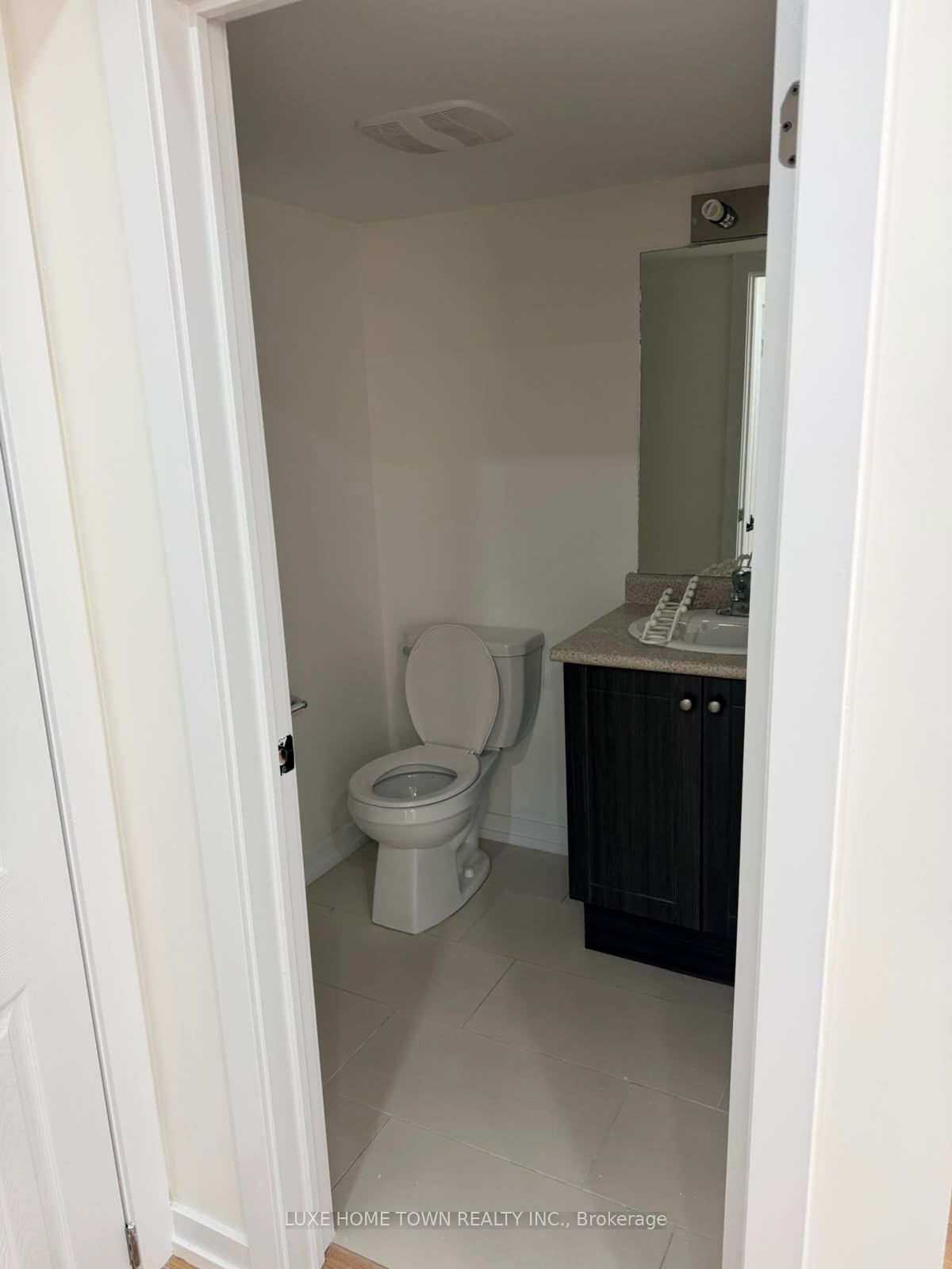 18 Golden Springs(bsmt) Drive, Brampton, ON L7A 4N4 photo 4