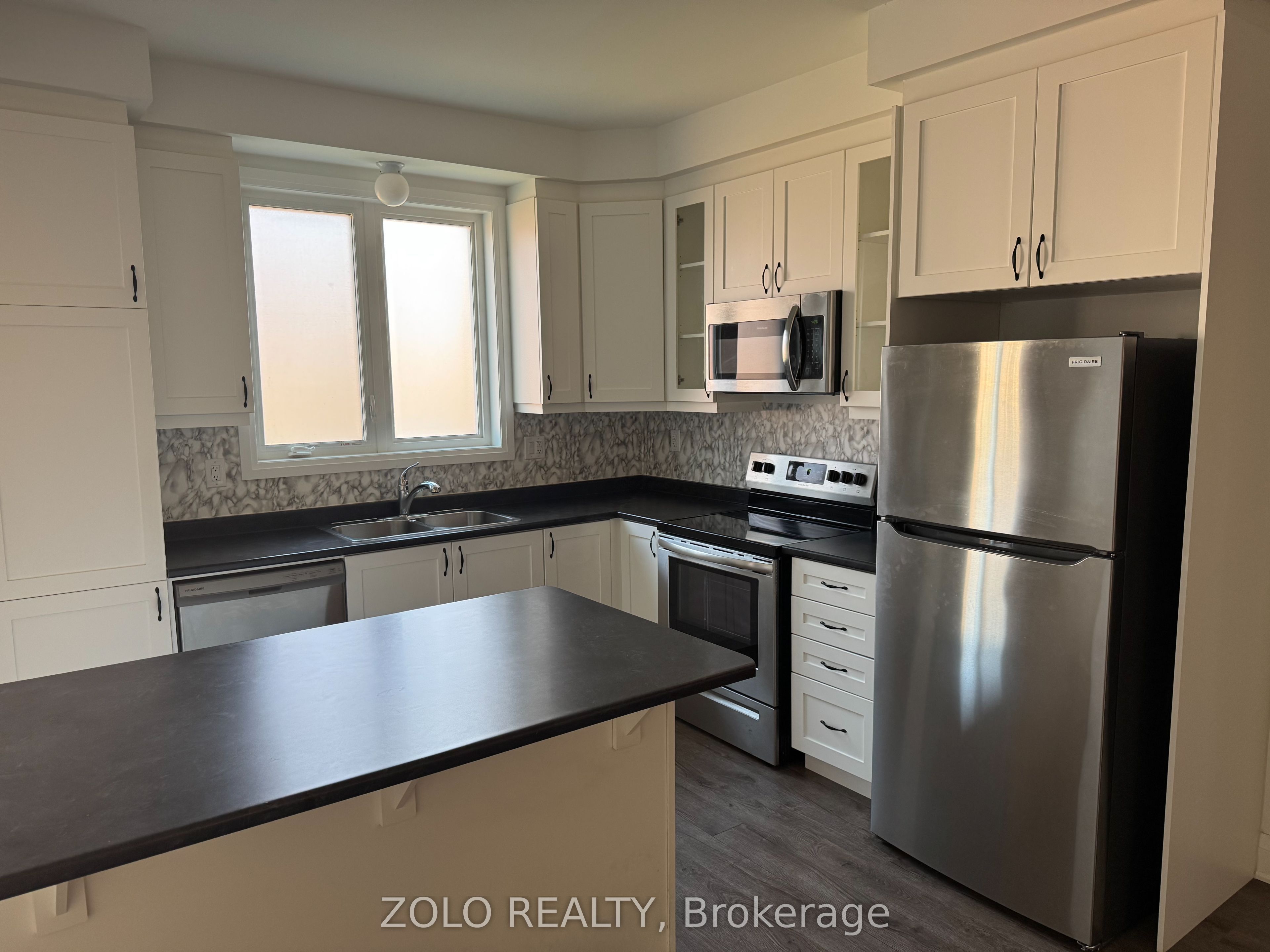551 Bellflower Court, Milton, ON L4E 1W6 photo 5